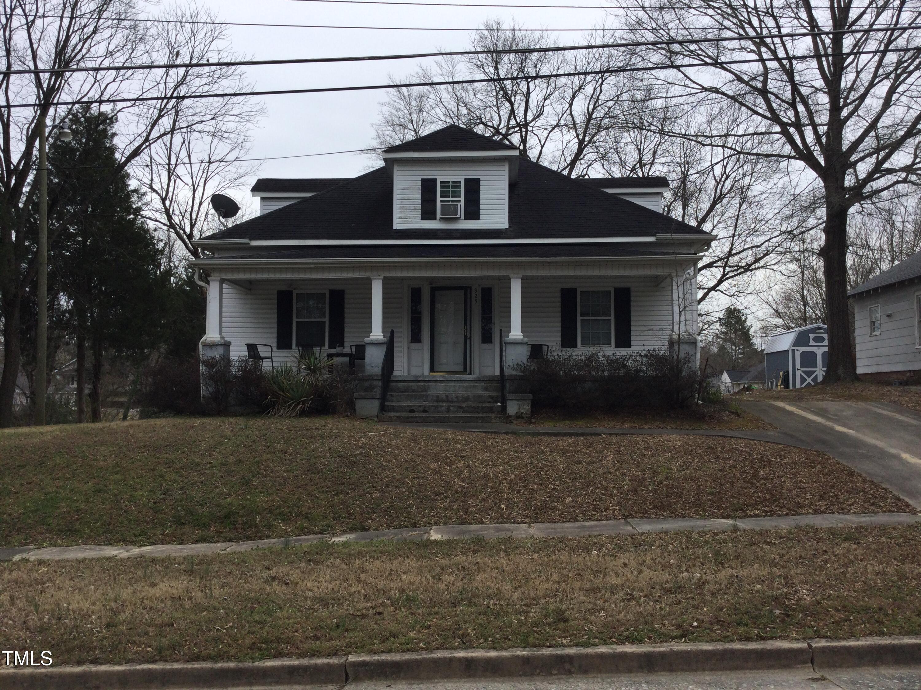925 Harris Street Property Photo