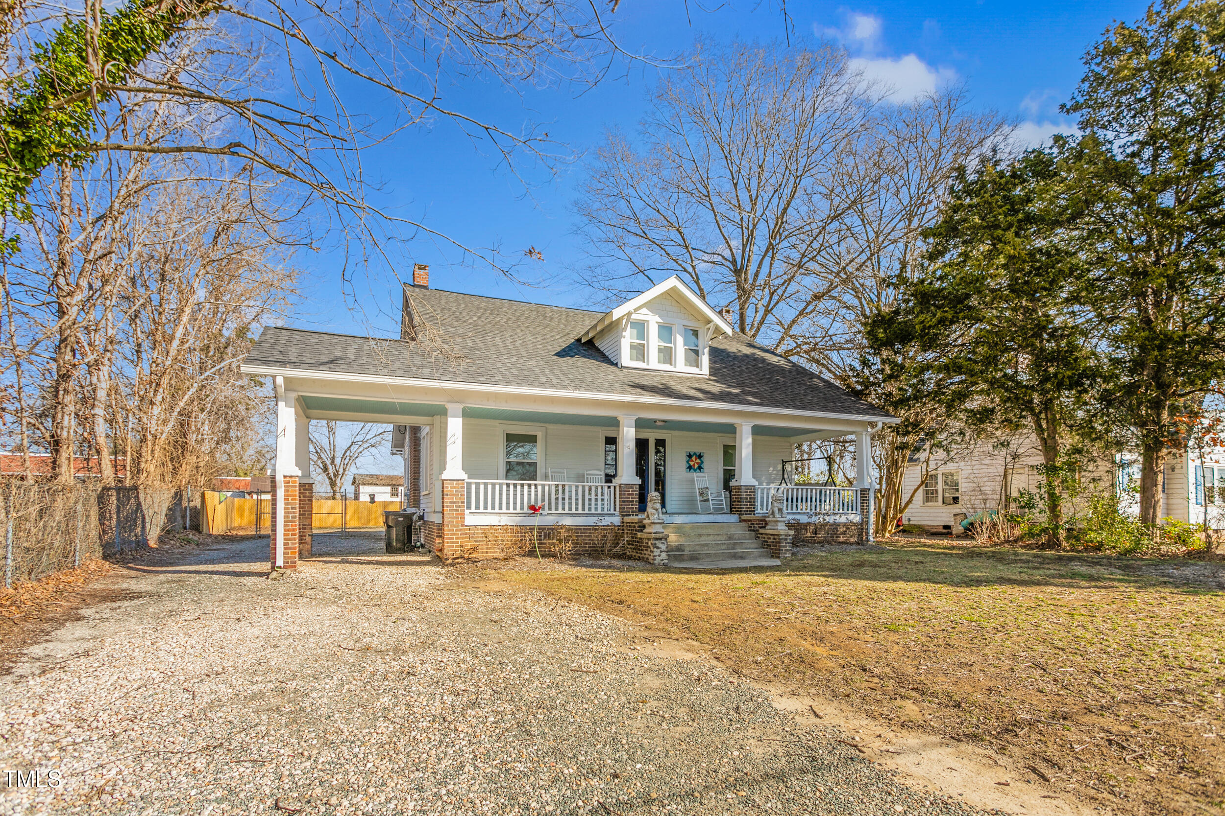 1127 W Webb Avenue Property Photo
