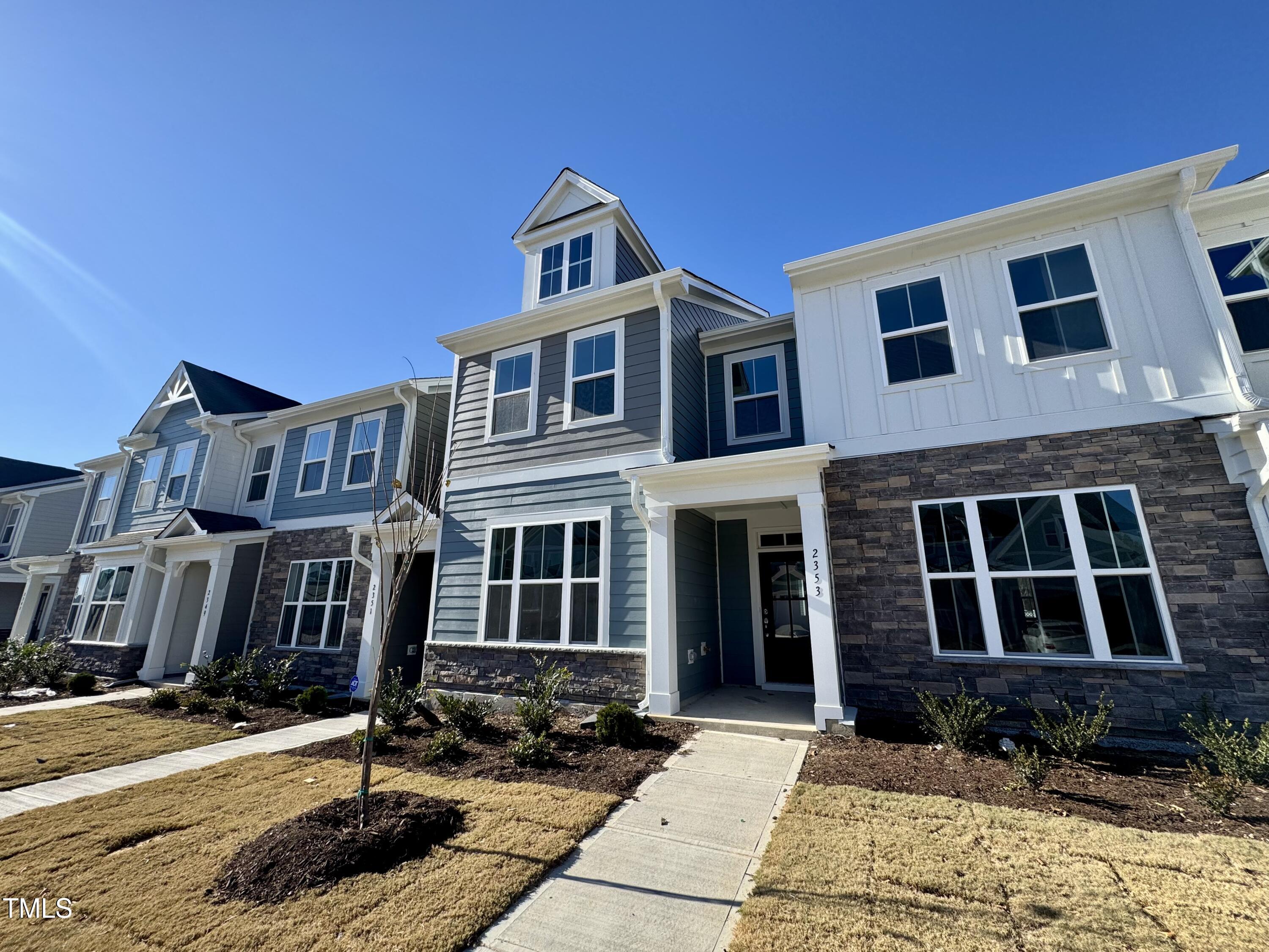 2353 Whitewing Lane Property Photo