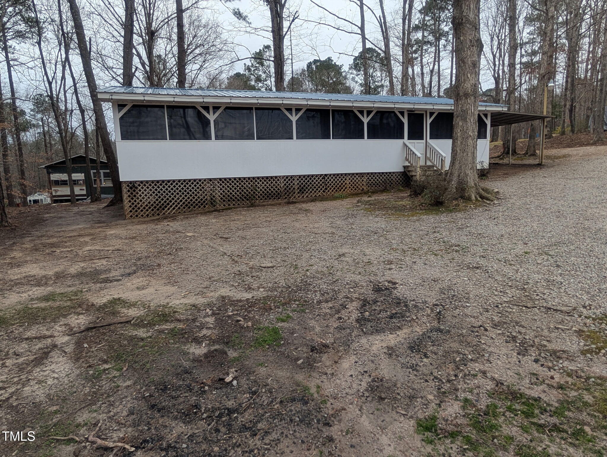 122 Tomahawk Drive Property Photo