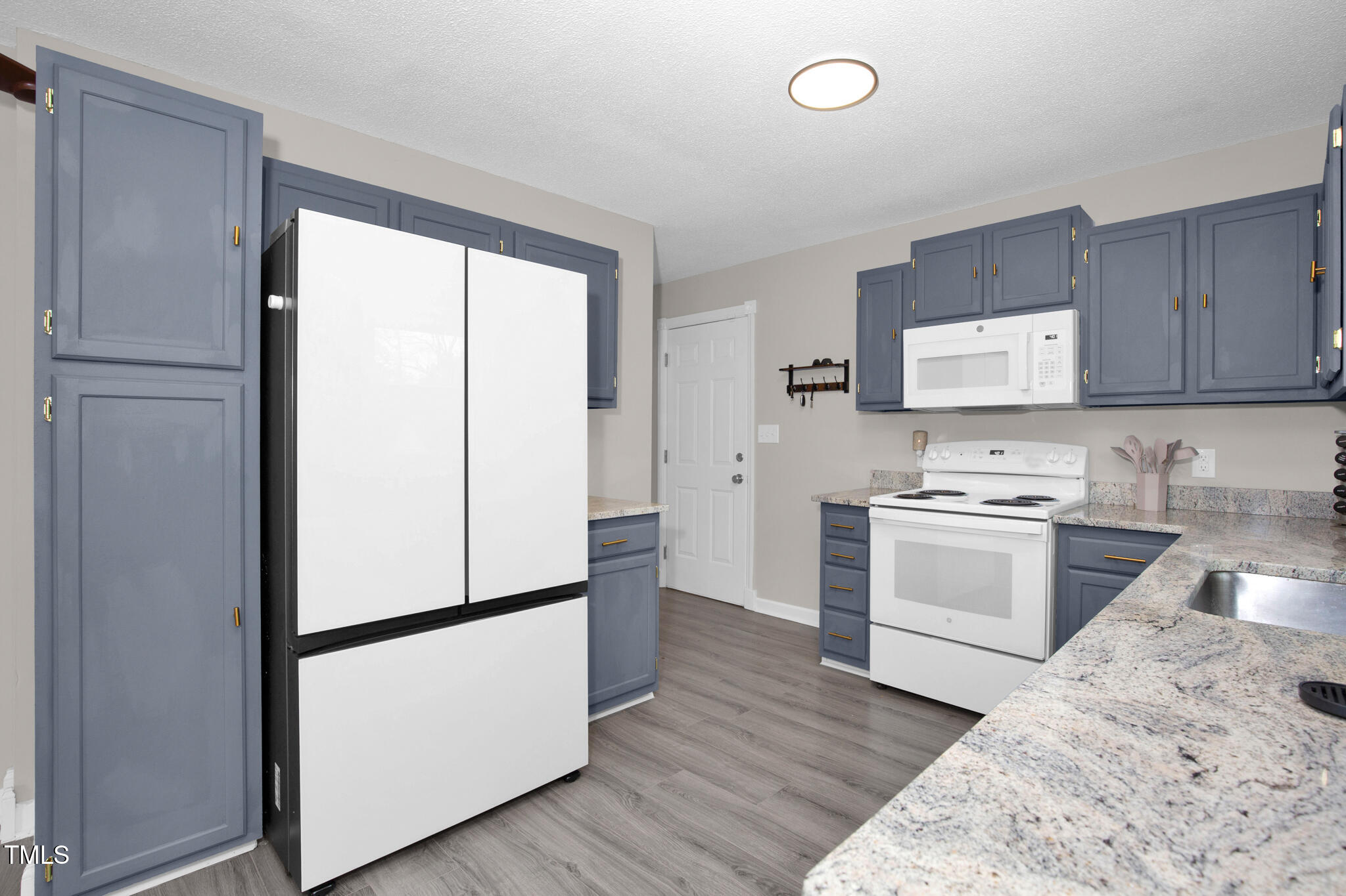 7717 Charring Cross Lane Property Photo 18