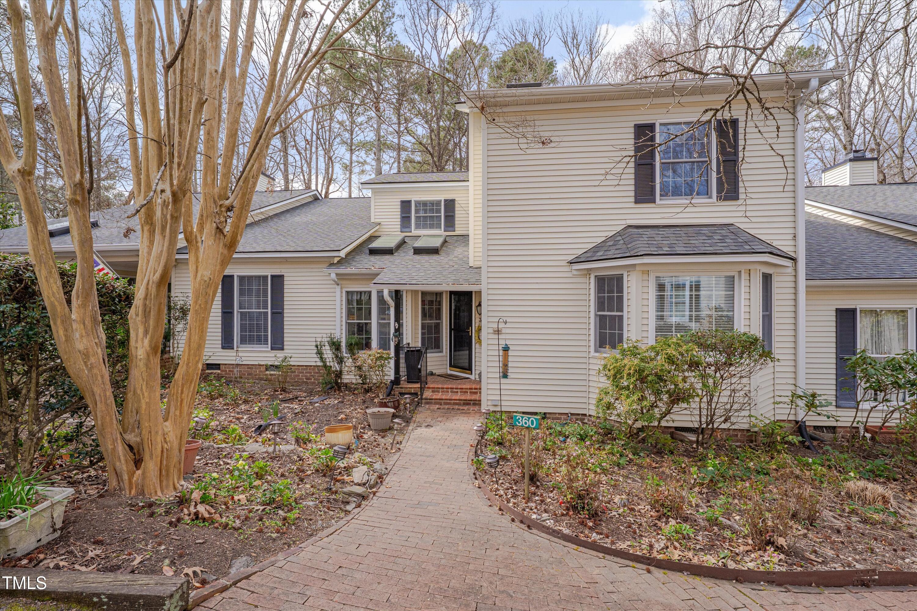 360 Linden Close Property Photo