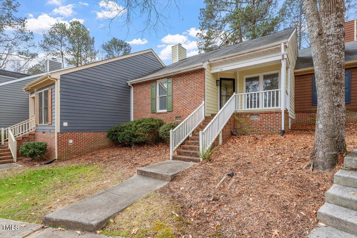31 Kings Mount Court Property Photo