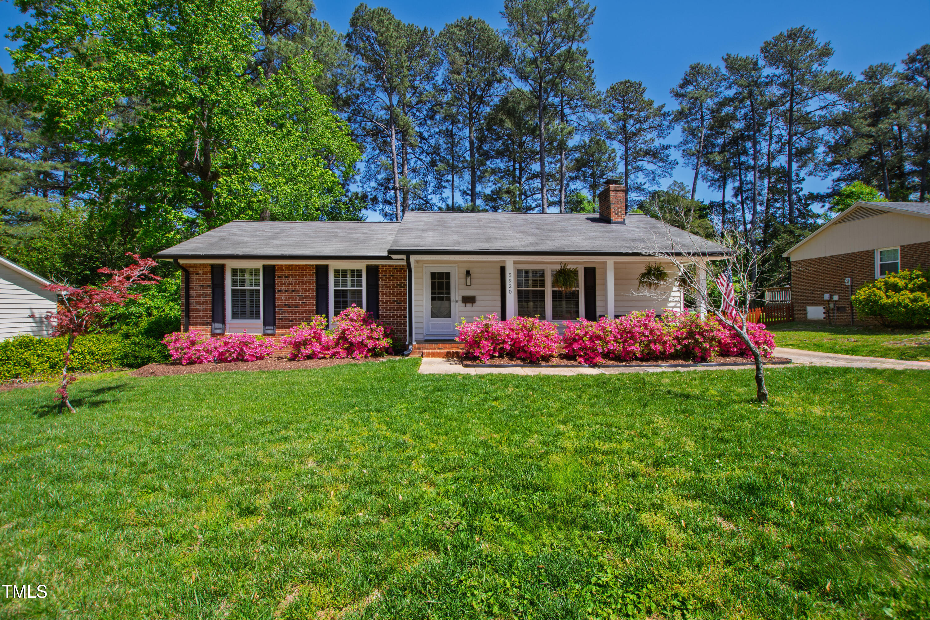 5920 North Hills Drive Property Photo