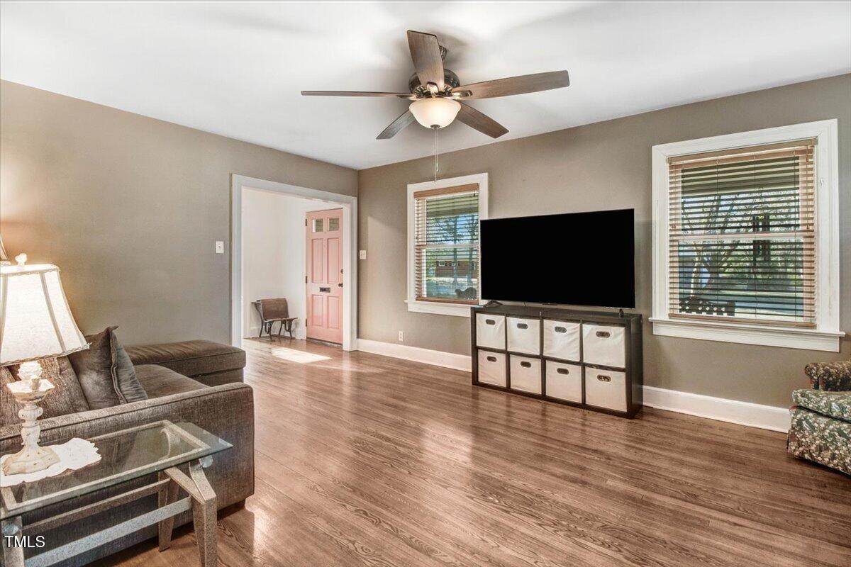 1507 E Elm Street Property Photo 5