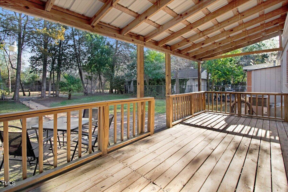 1507 E Elm Street Property Photo 22