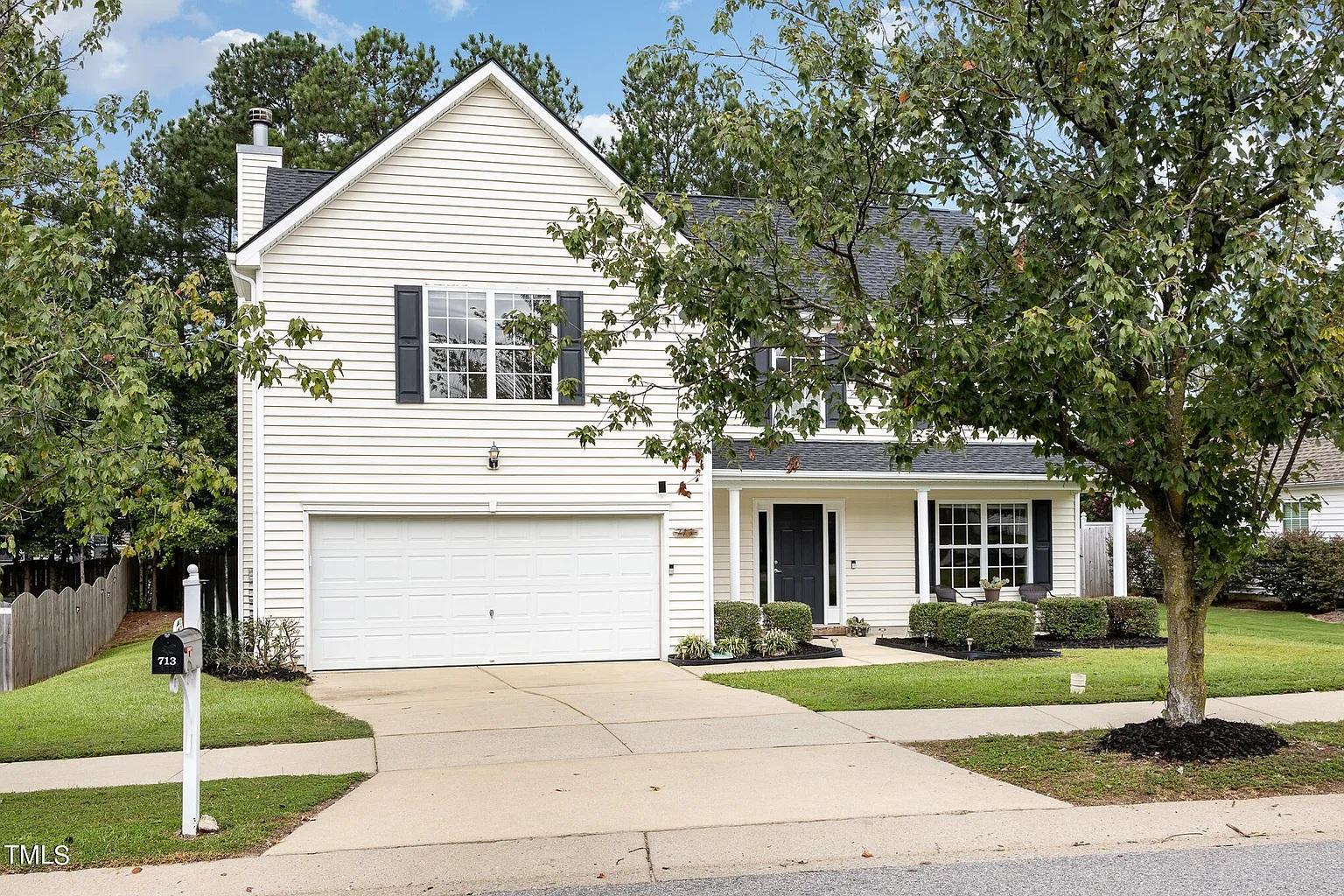 713 Holly Thorn Trace Property Photo