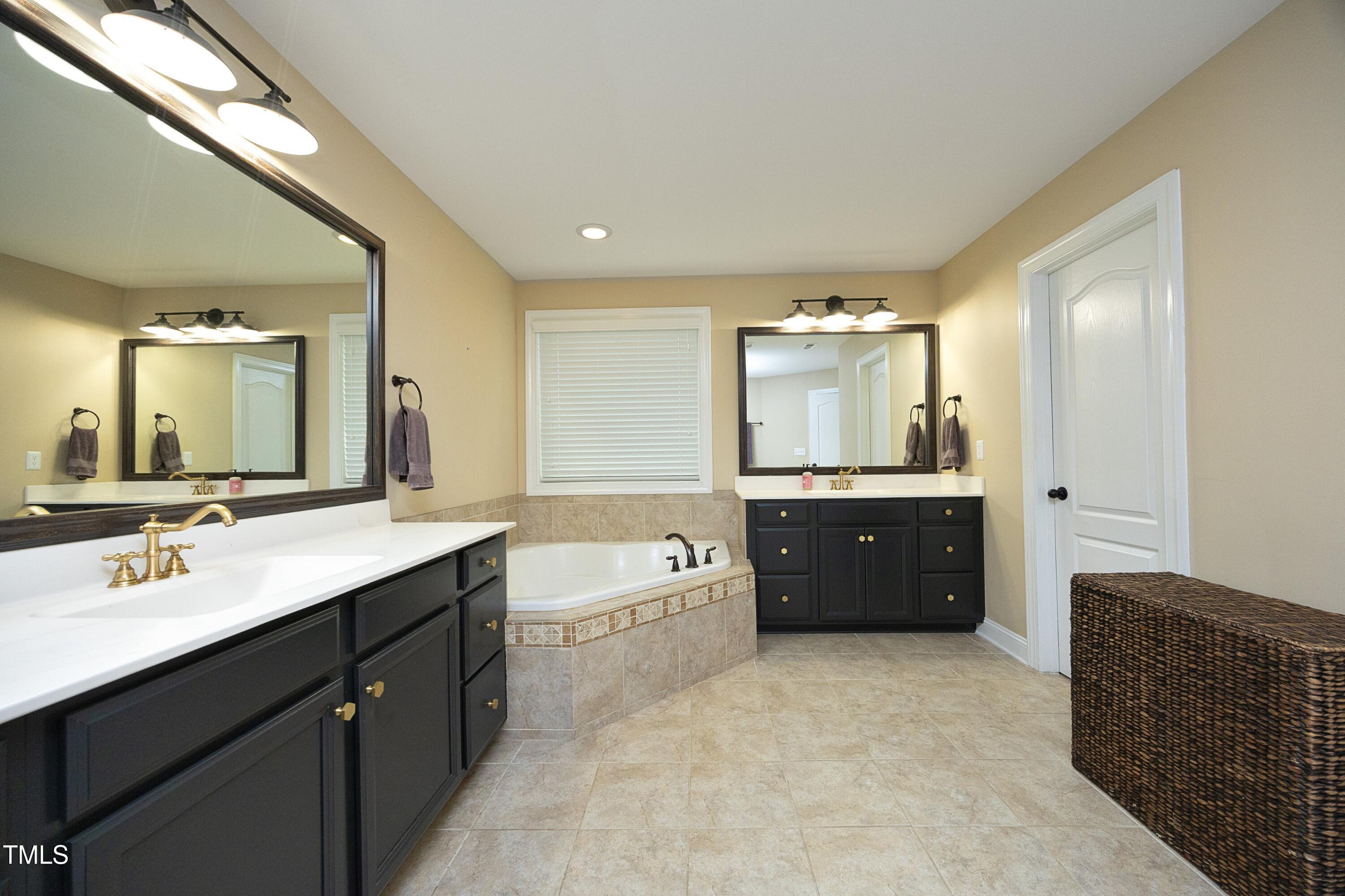 156 Stoney Creek Way Property Photo 24
