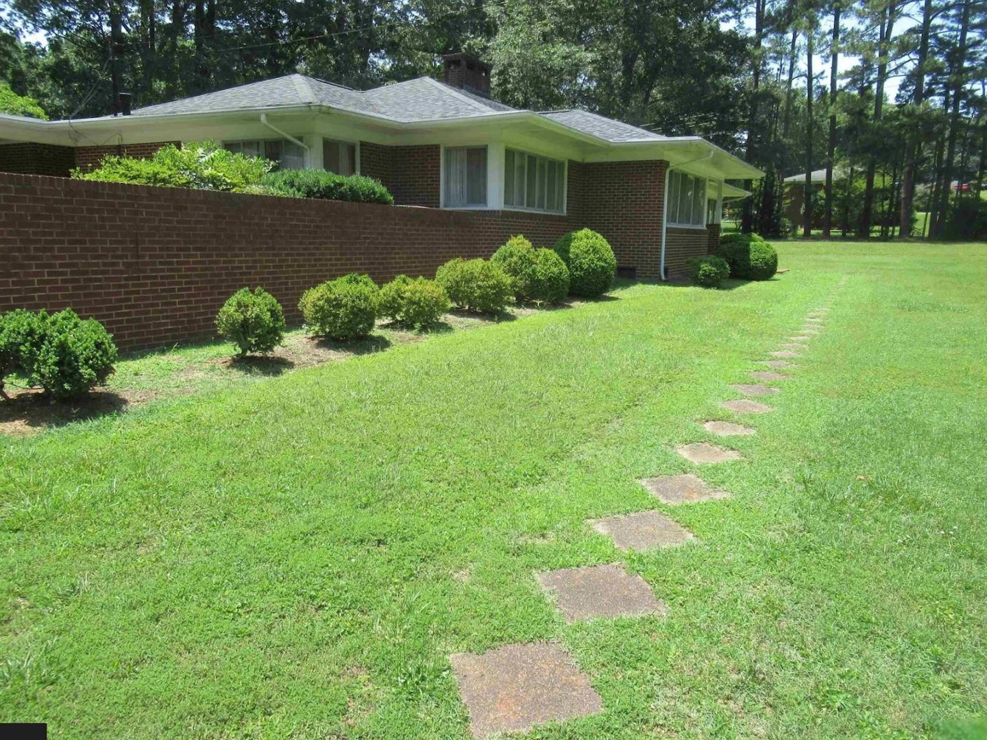 911 W 6th Street Property Photo
