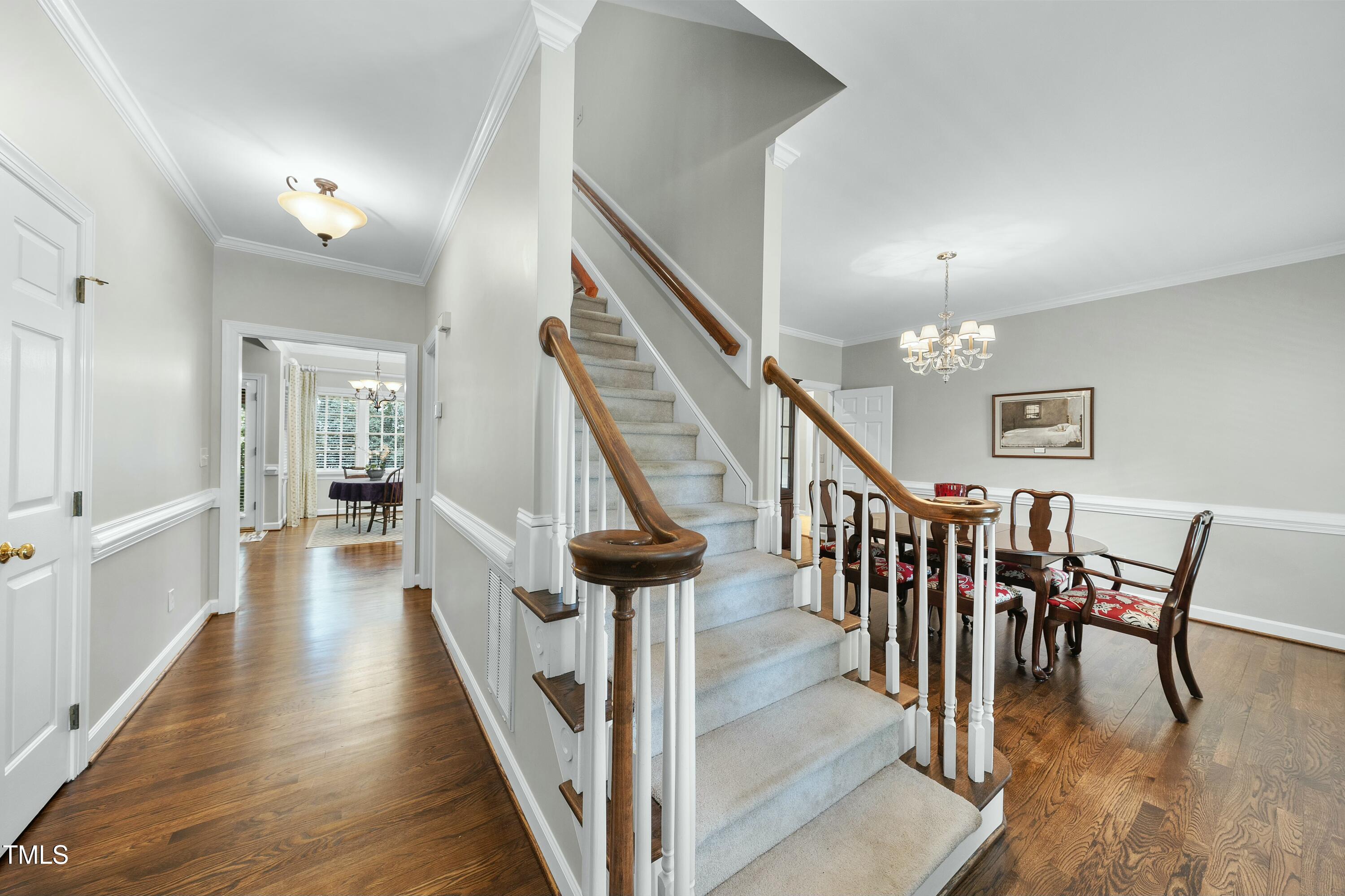 1007 Surry Dale Court Property Photo 2
