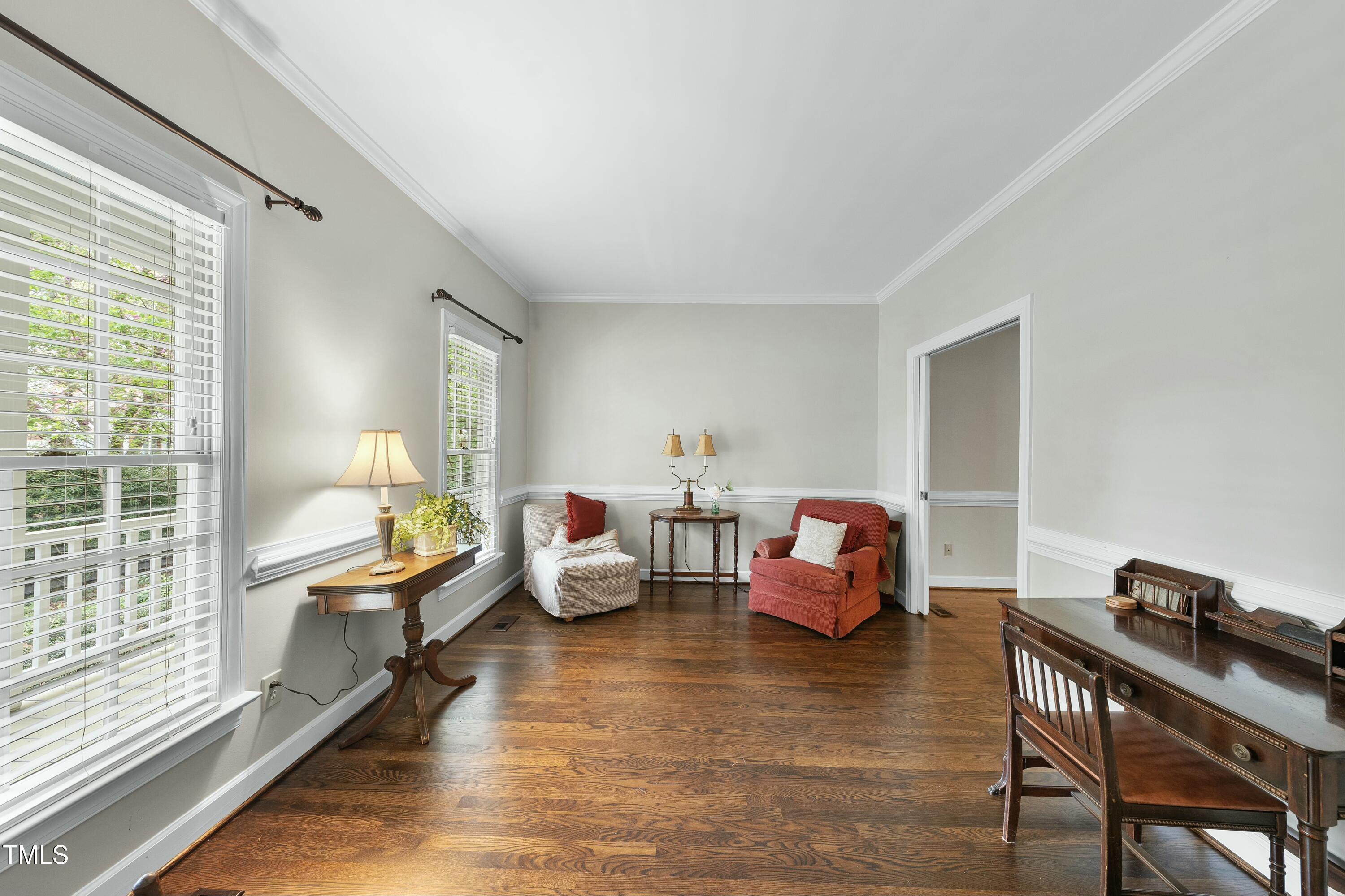1007 Surry Dale Court Property Photo 3