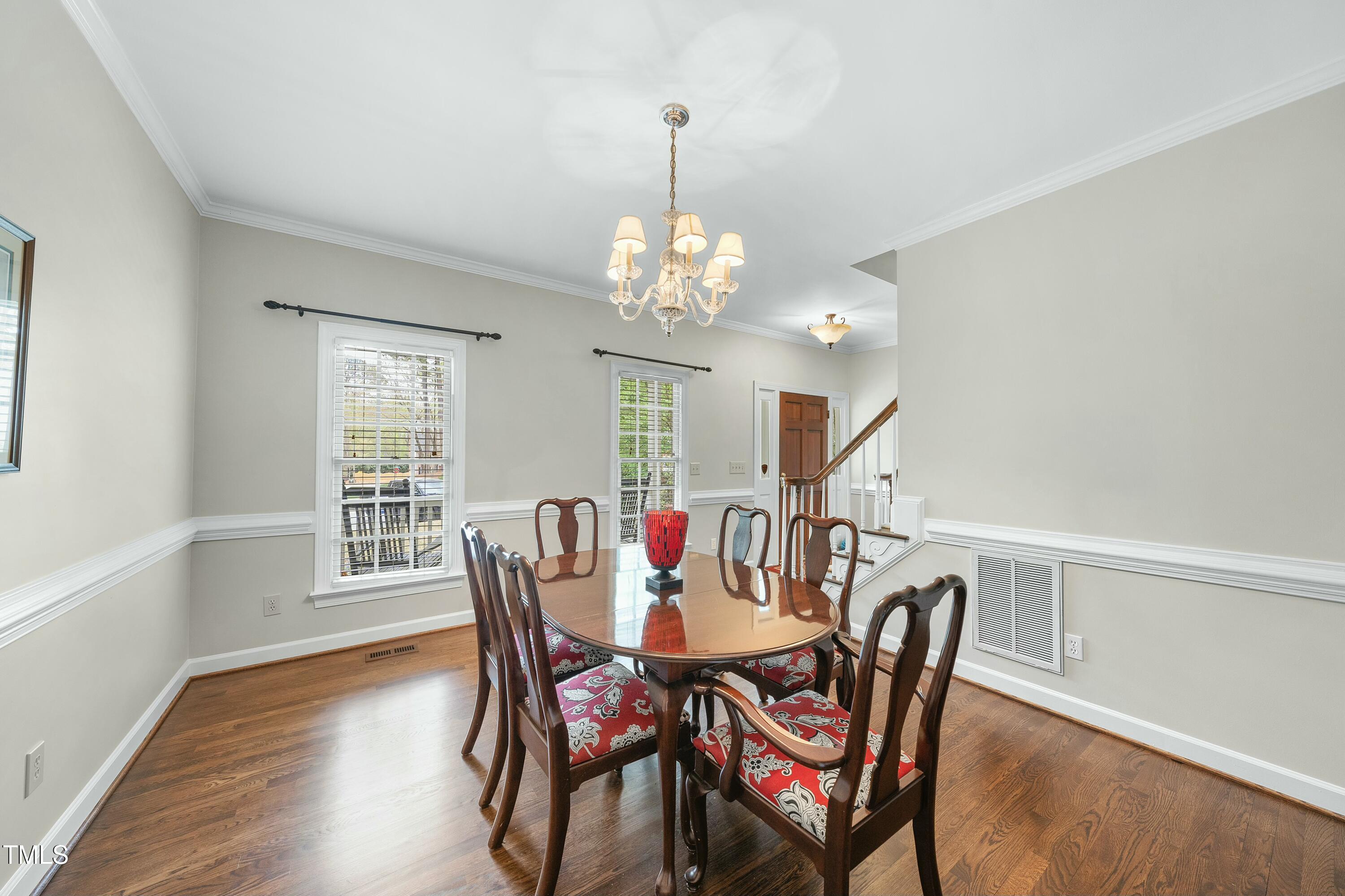 1007 Surry Dale Court Property Photo 9