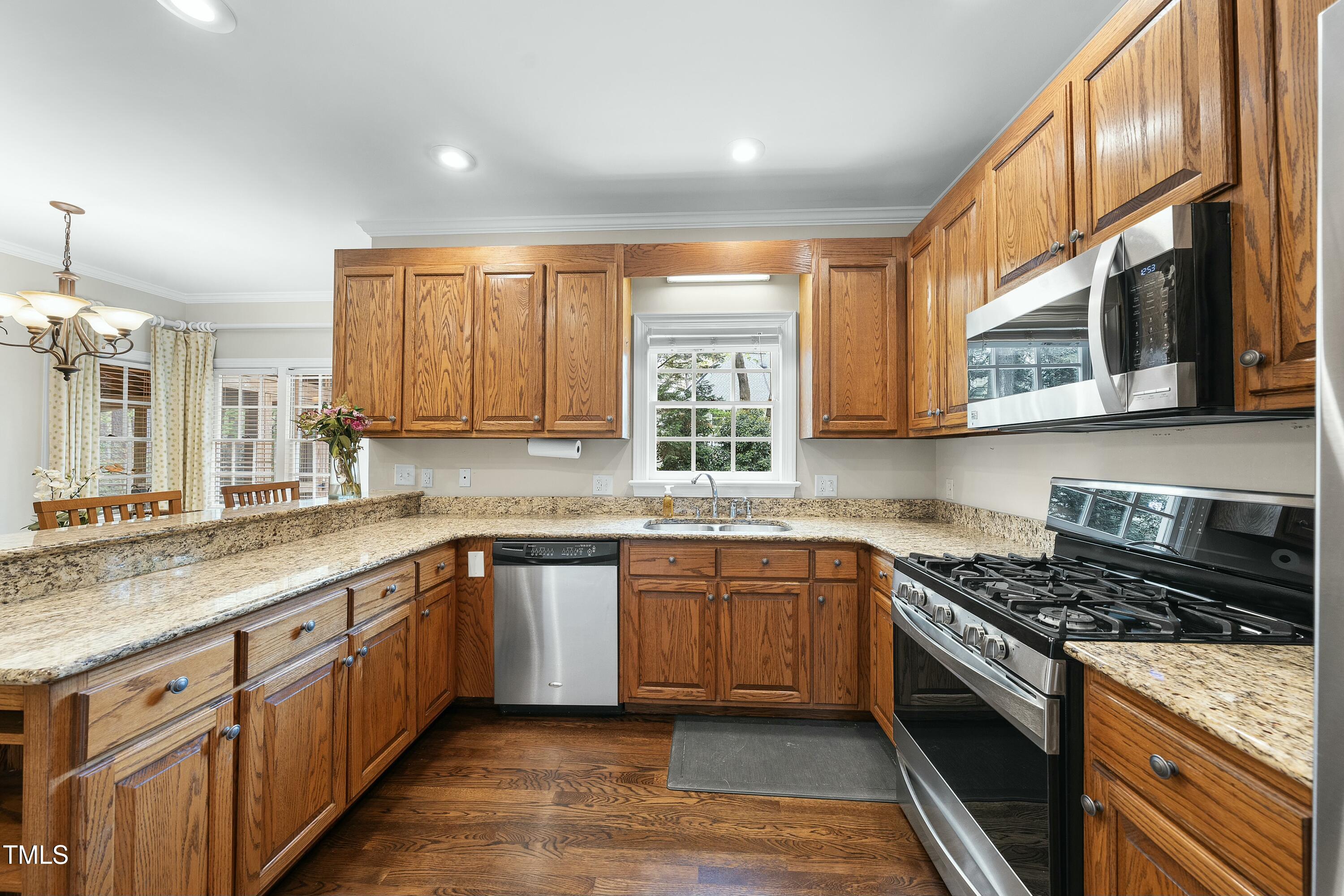 1007 Surry Dale Court Property Photo 20
