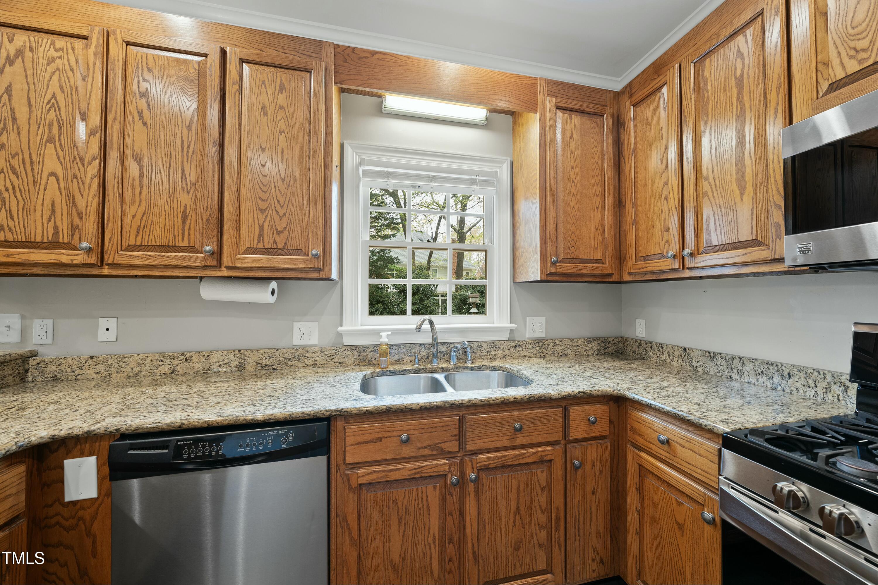 1007 Surry Dale Court Property Photo 21