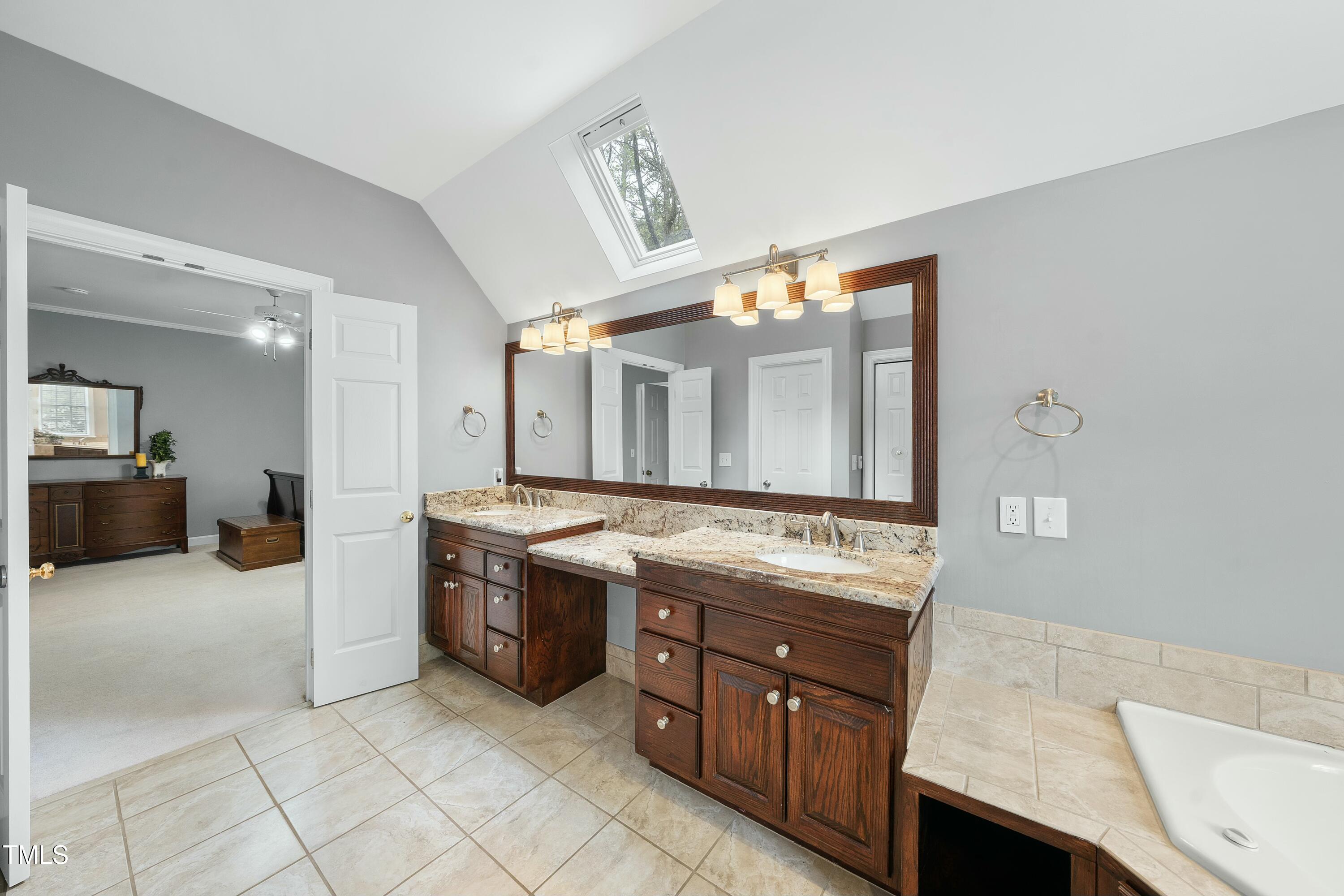 1007 Surry Dale Court Property Photo 32
