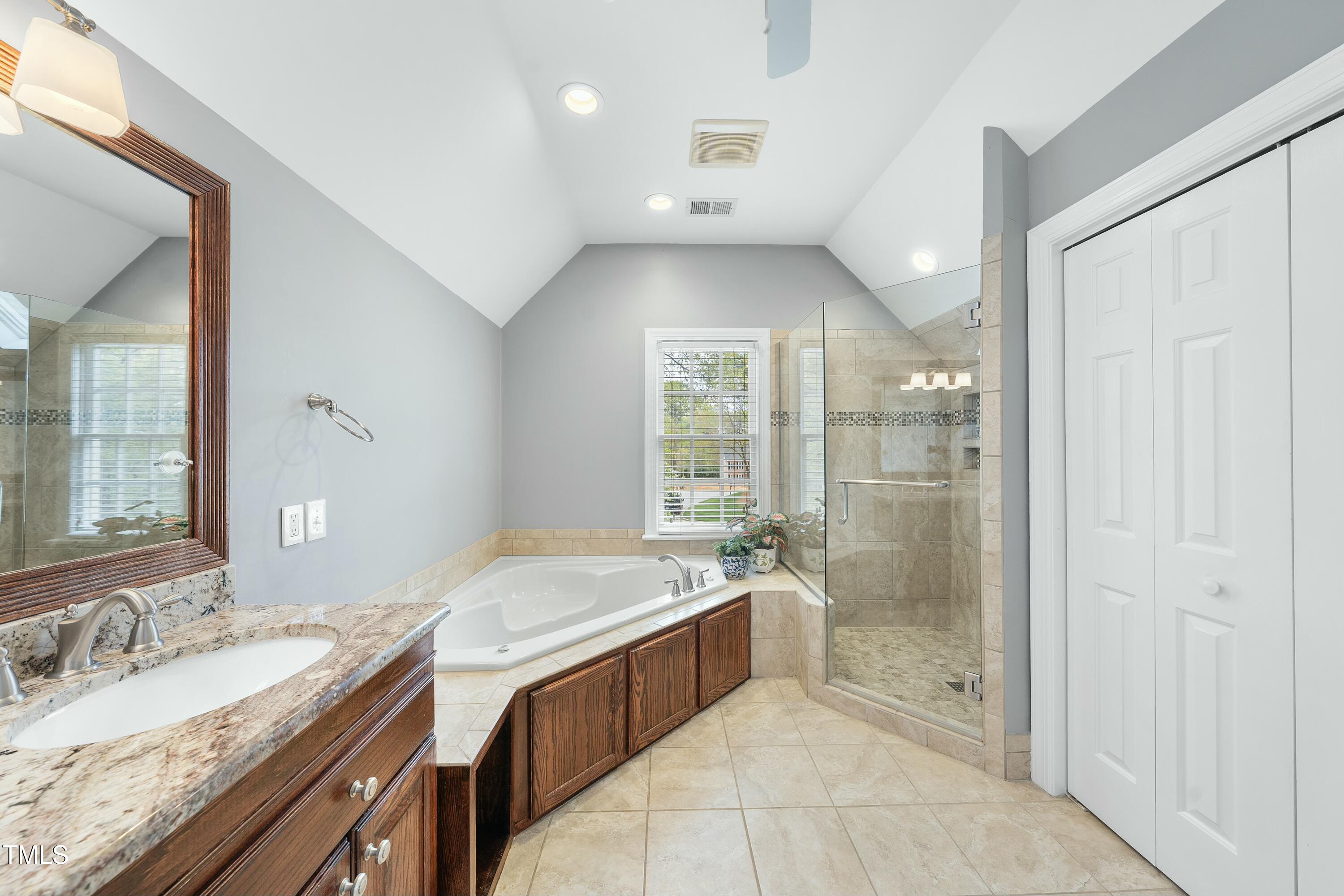 1007 Surry Dale Court Property Photo 33
