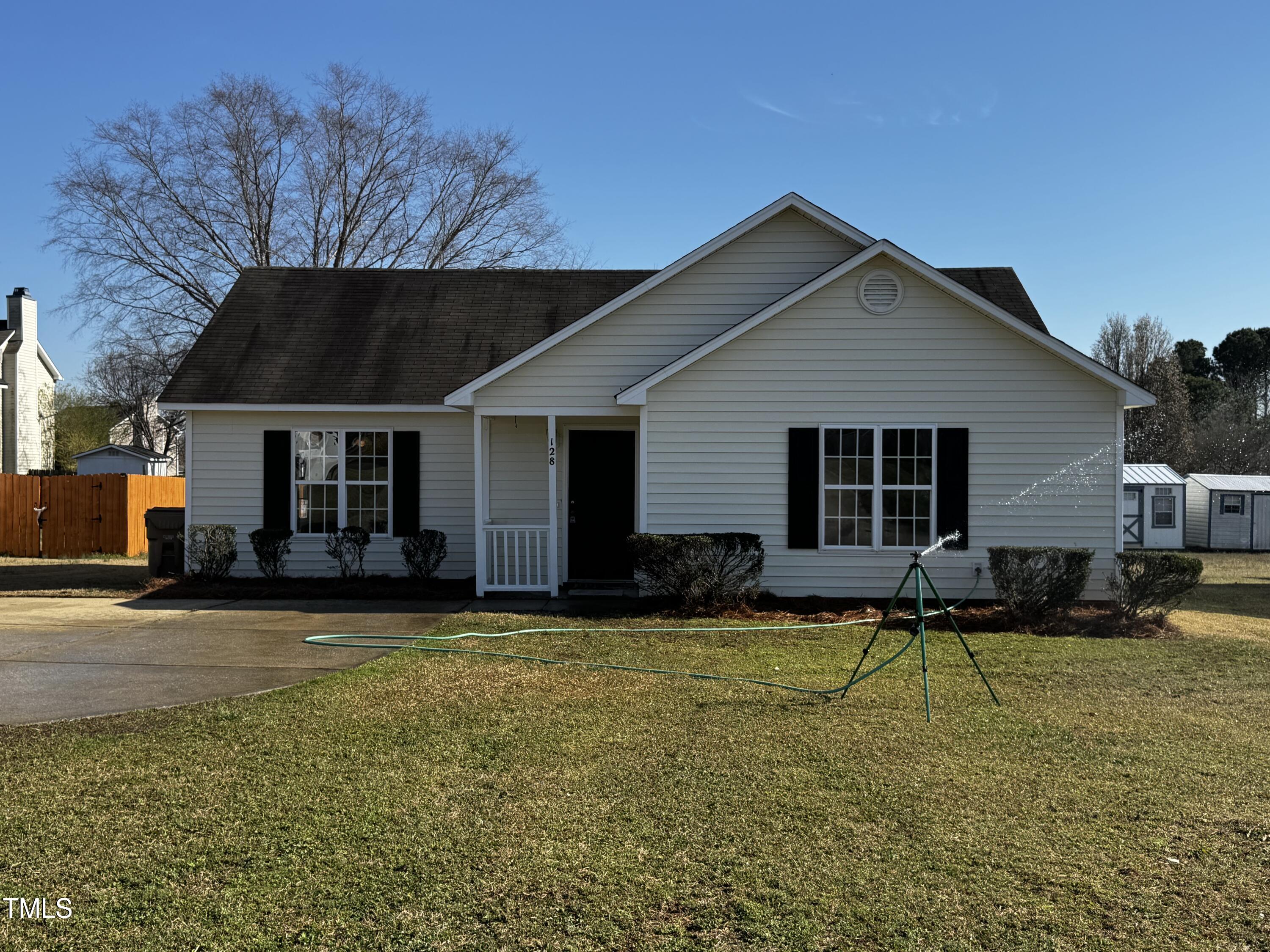 128 Glengariff Lane Property Photo