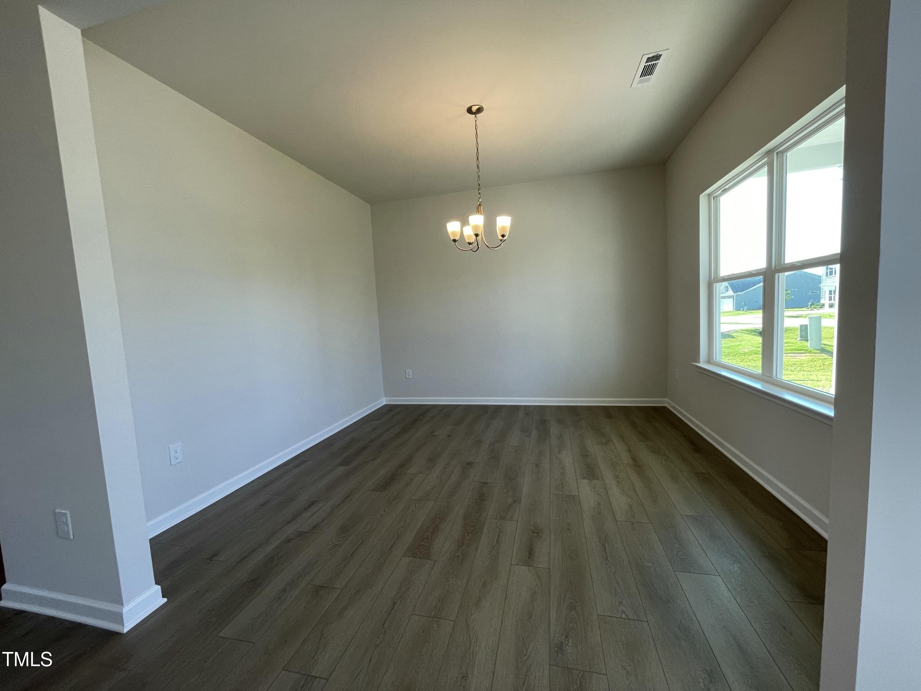 131 E Victory View. Terrace Property Photo 4