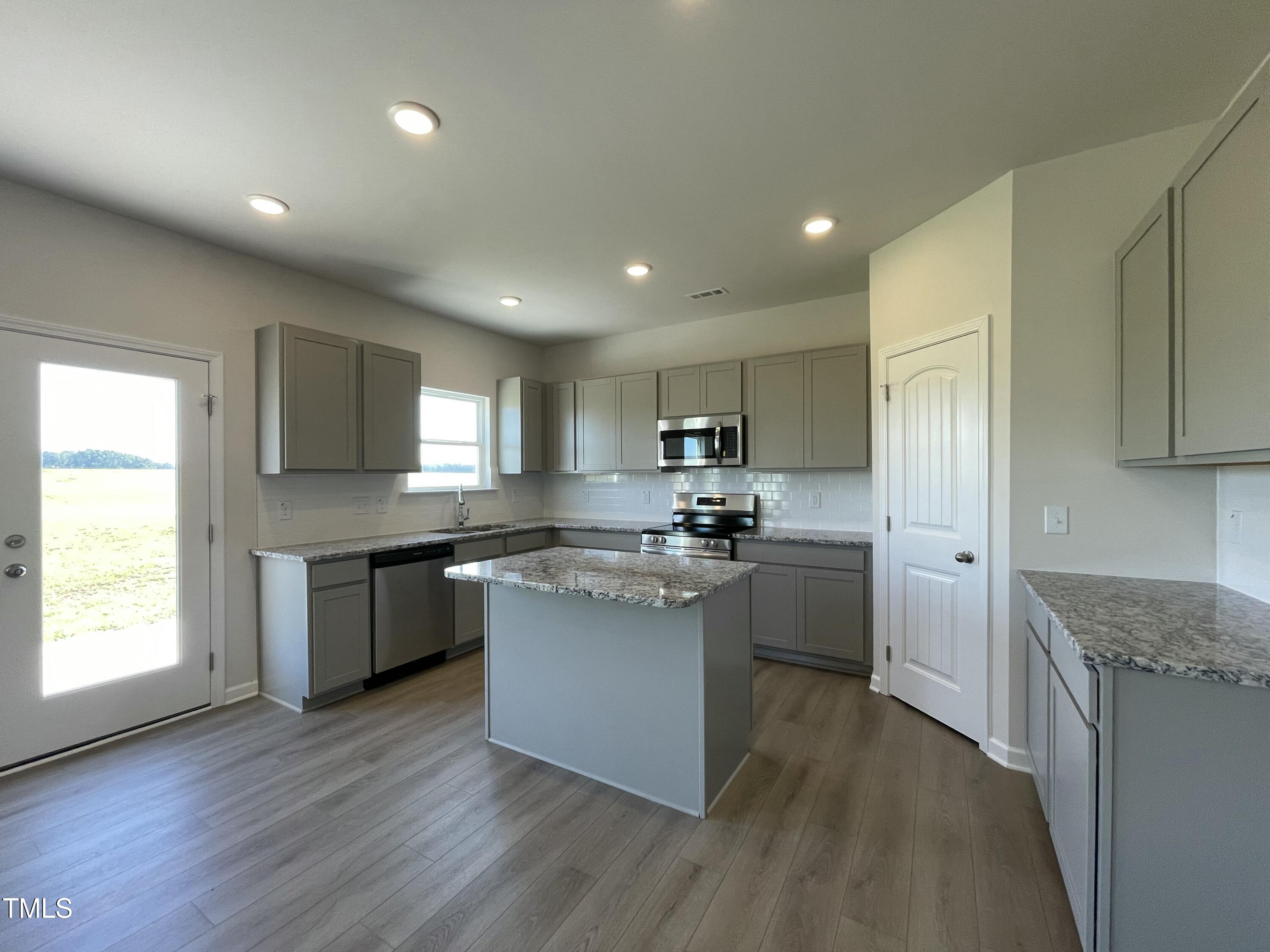 131 E Victory View. Terrace Property Photo 5
