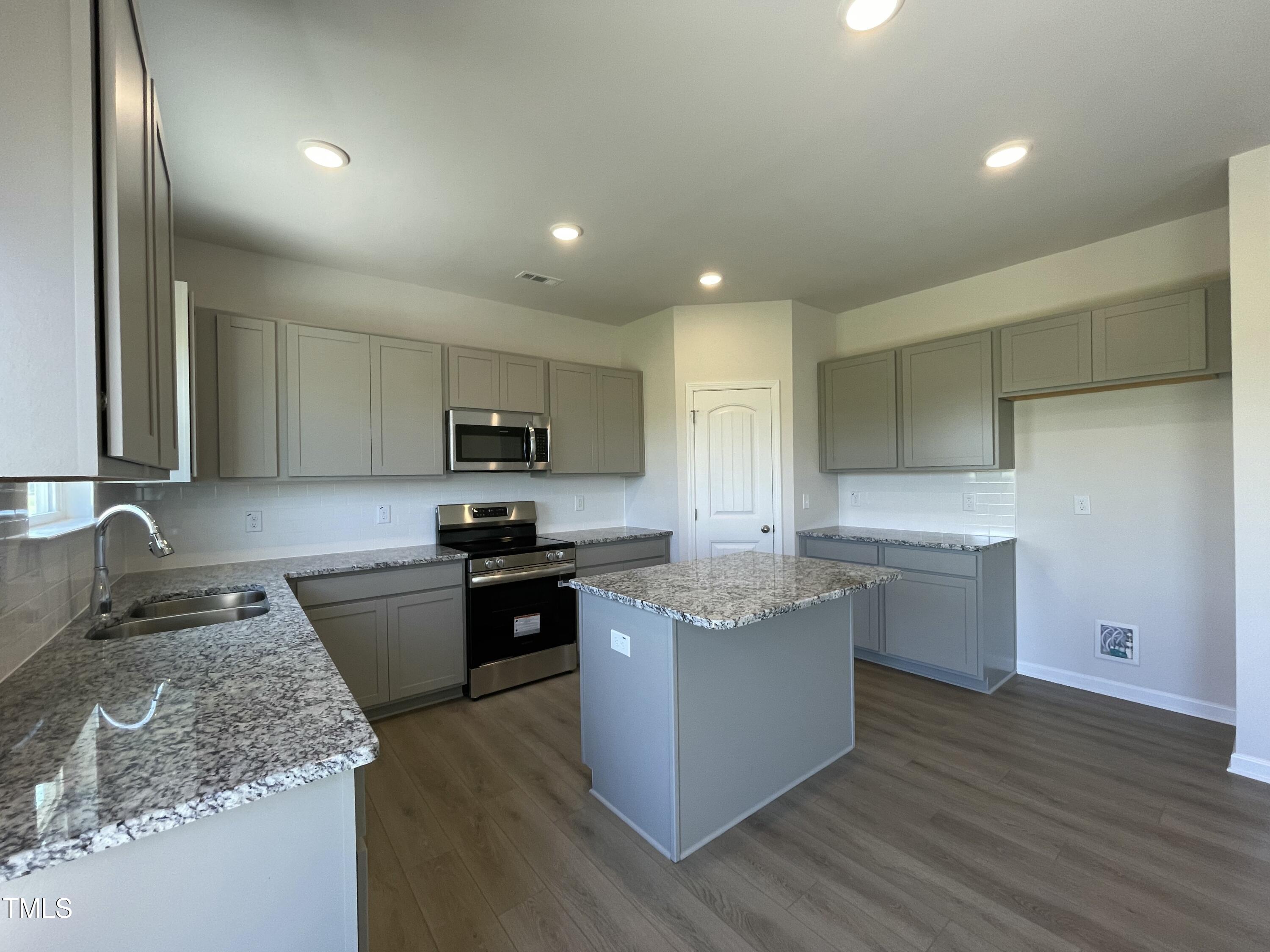 131 E Victory View. Terrace Property Photo 6