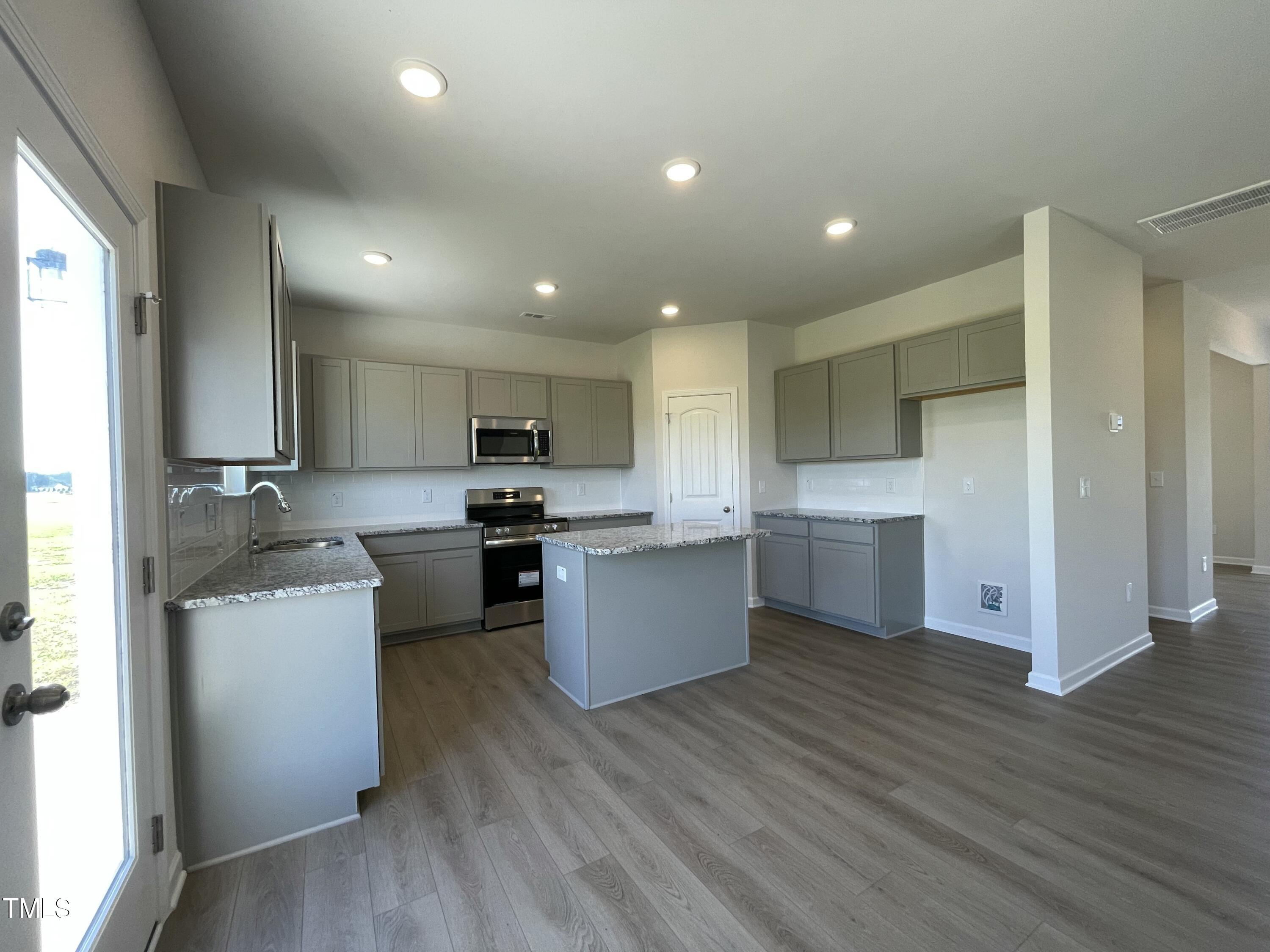 131 E Victory View. Terrace Property Photo 7