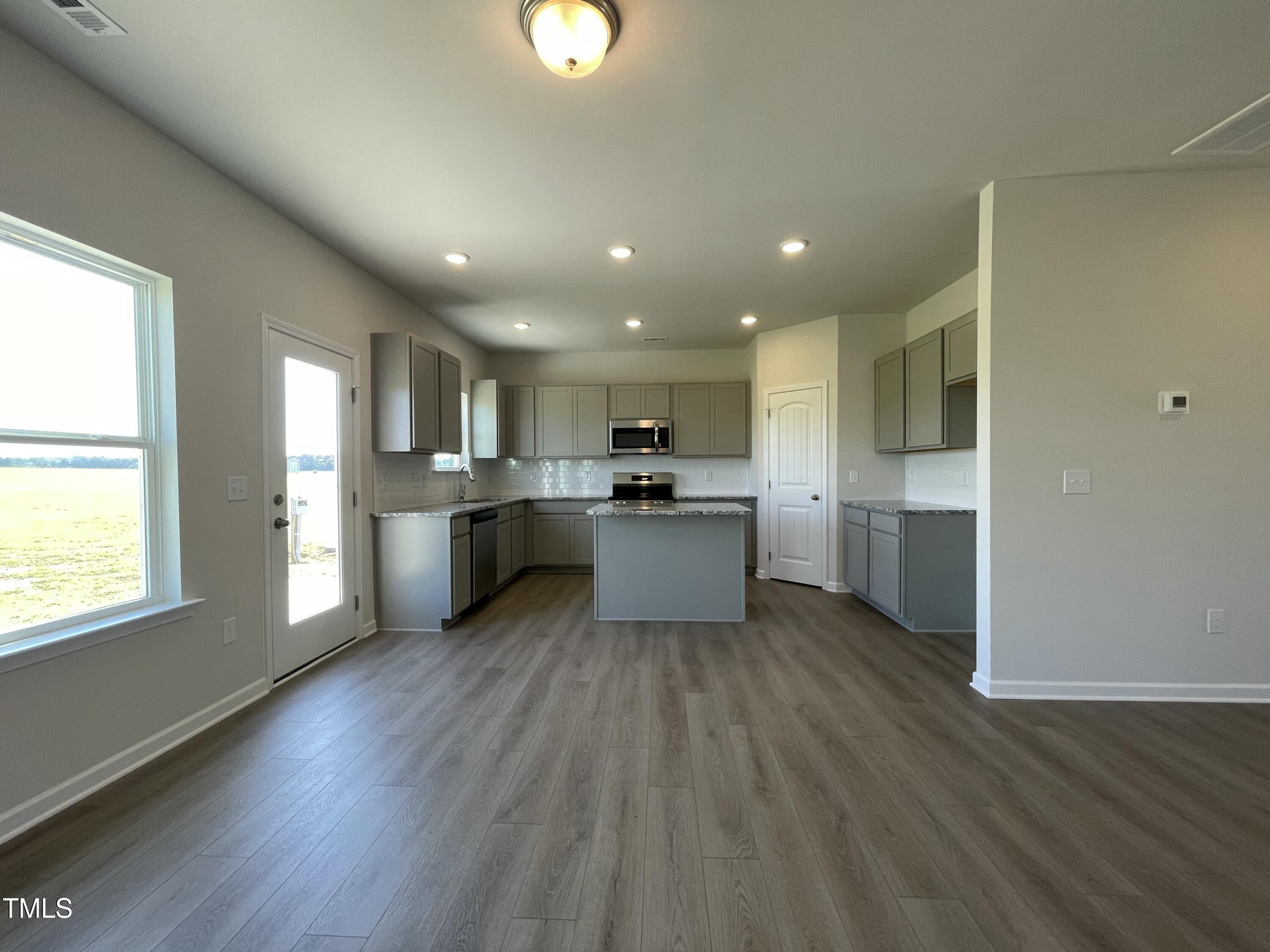 131 E Victory View. Terrace Property Photo 8