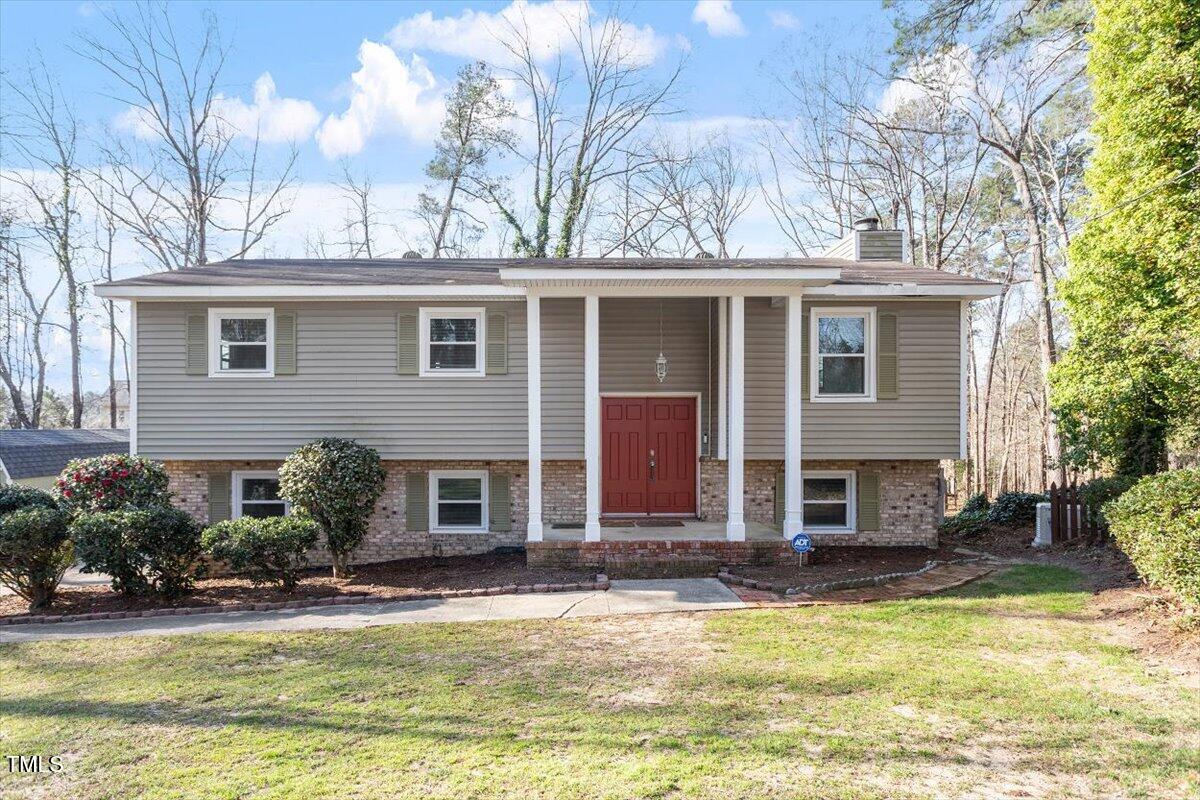 305 Cliffview Drive Property Photo