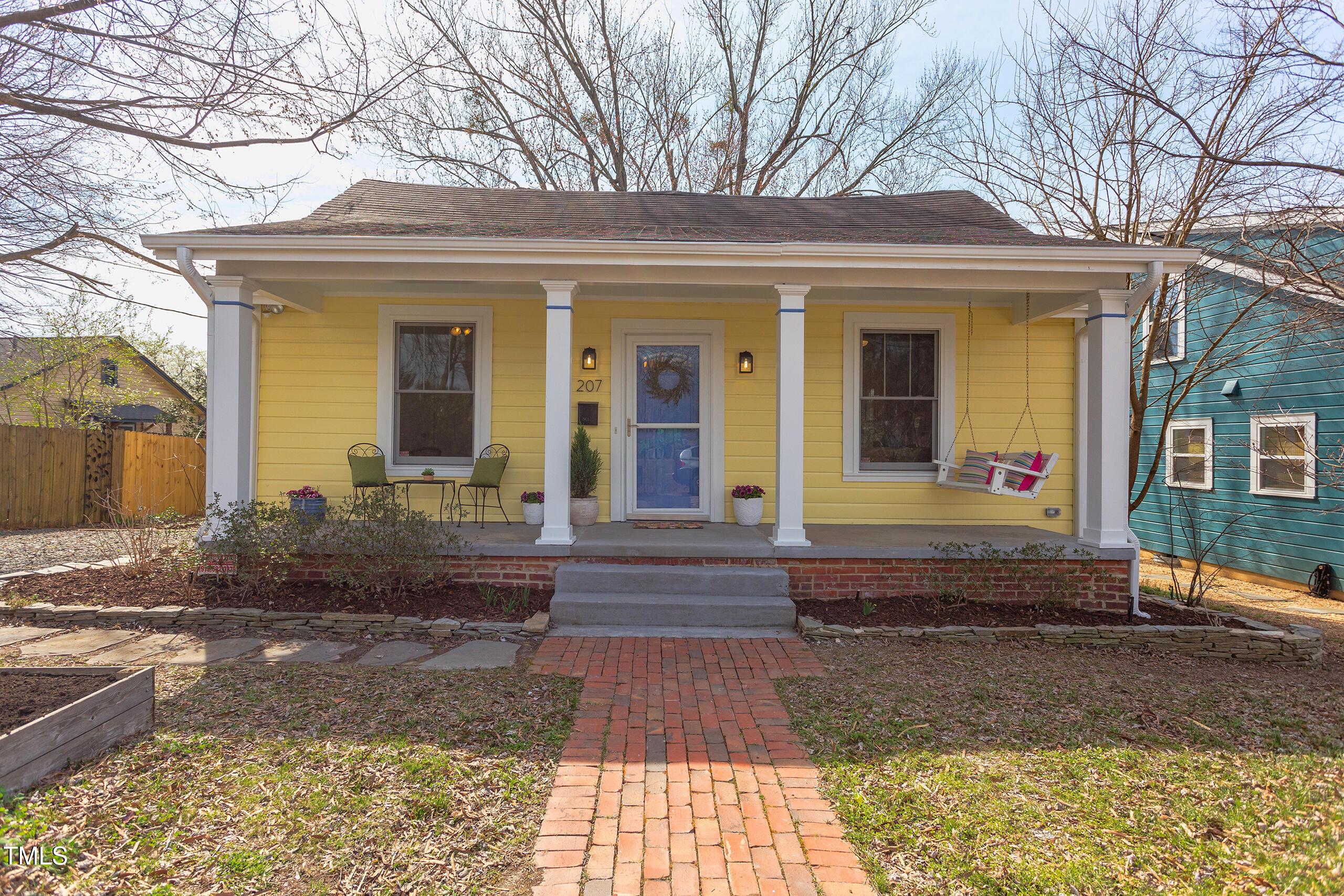 207 Hargrove Street Property Photo 5