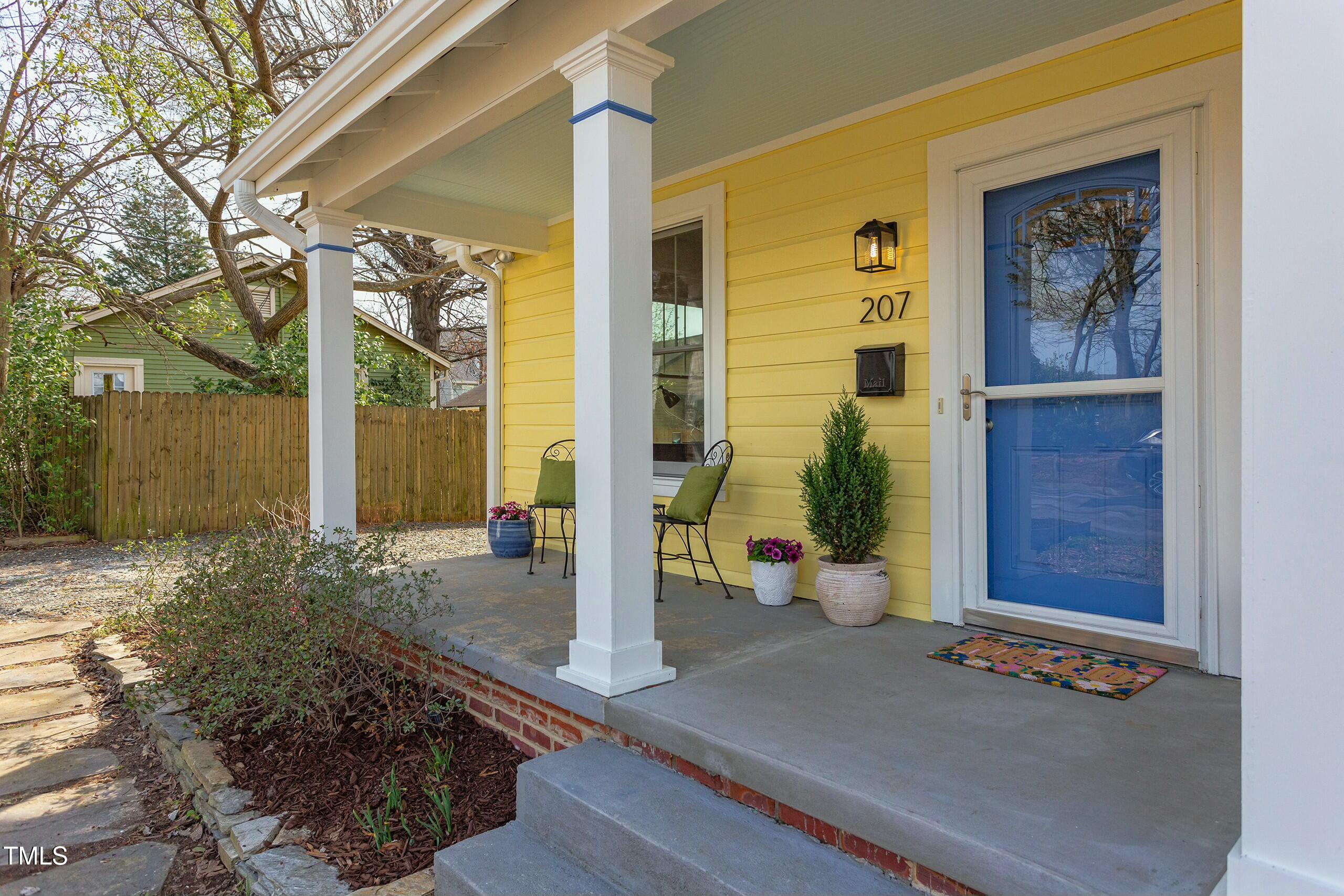 207 Hargrove Street Property Photo 6