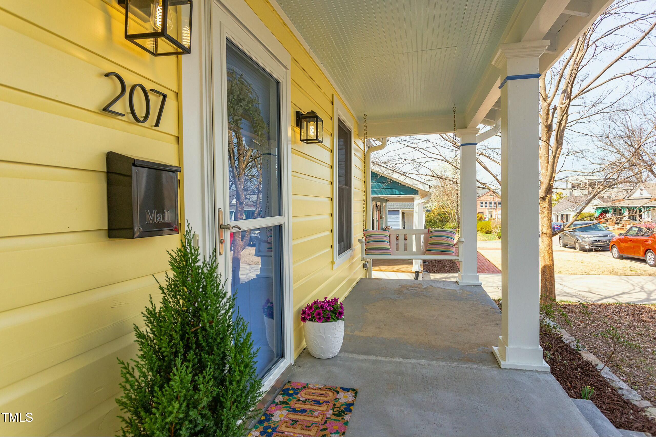 207 Hargrove Street Property Photo 7