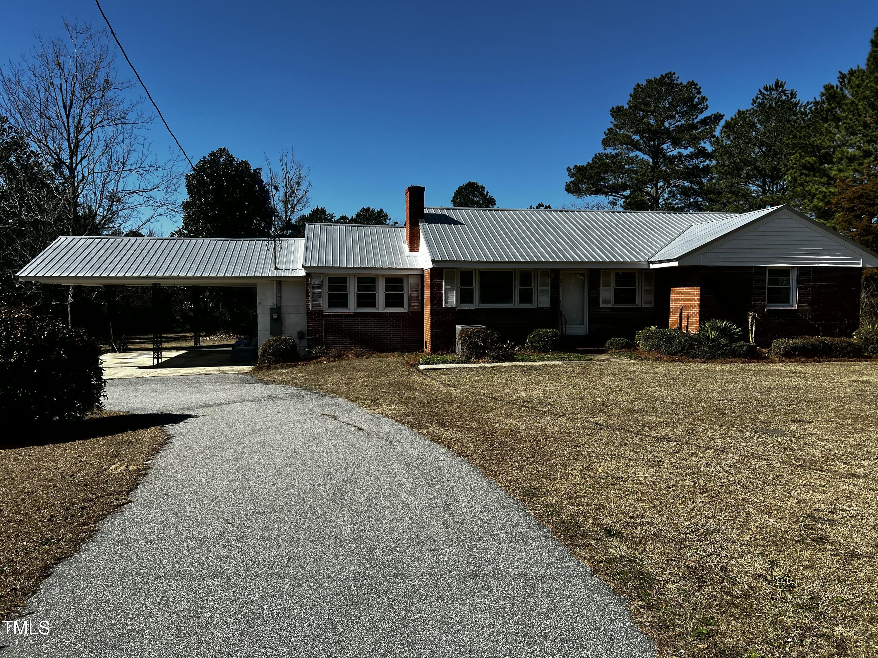 323 Hoover Road Property Photo