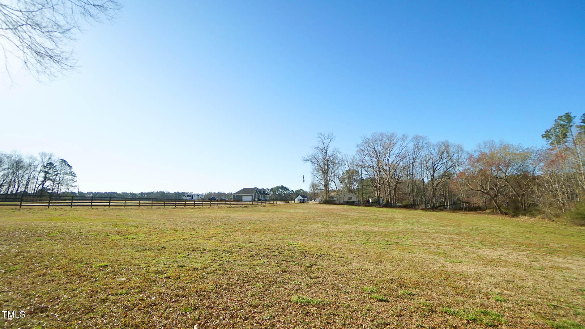 456 Carlyle Road Property Photo 2