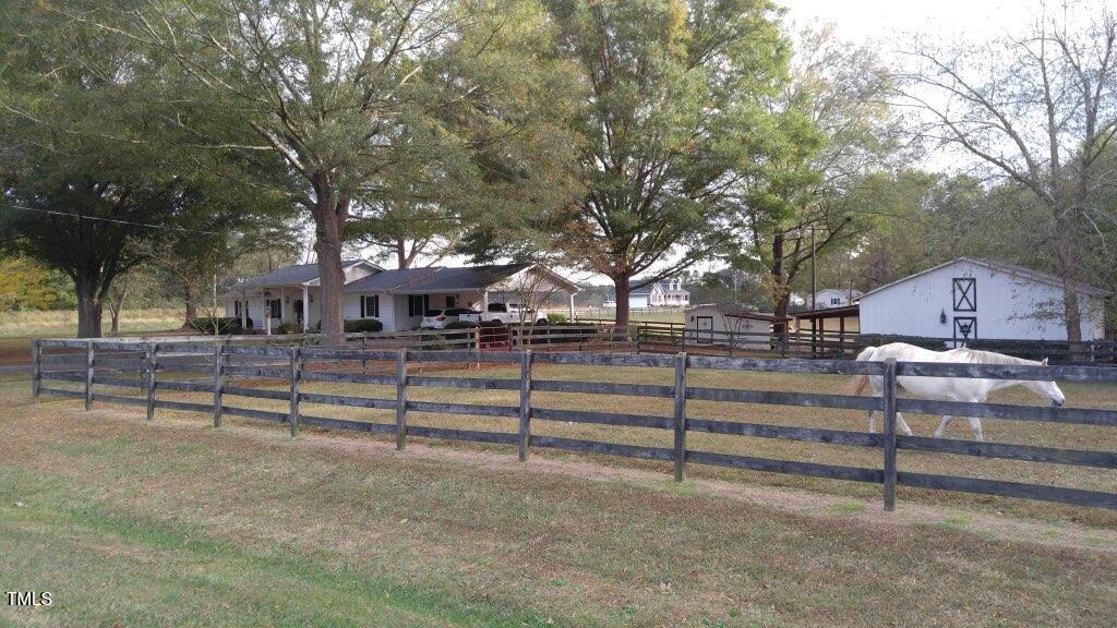 456 Carlyle Road Property Photo 8