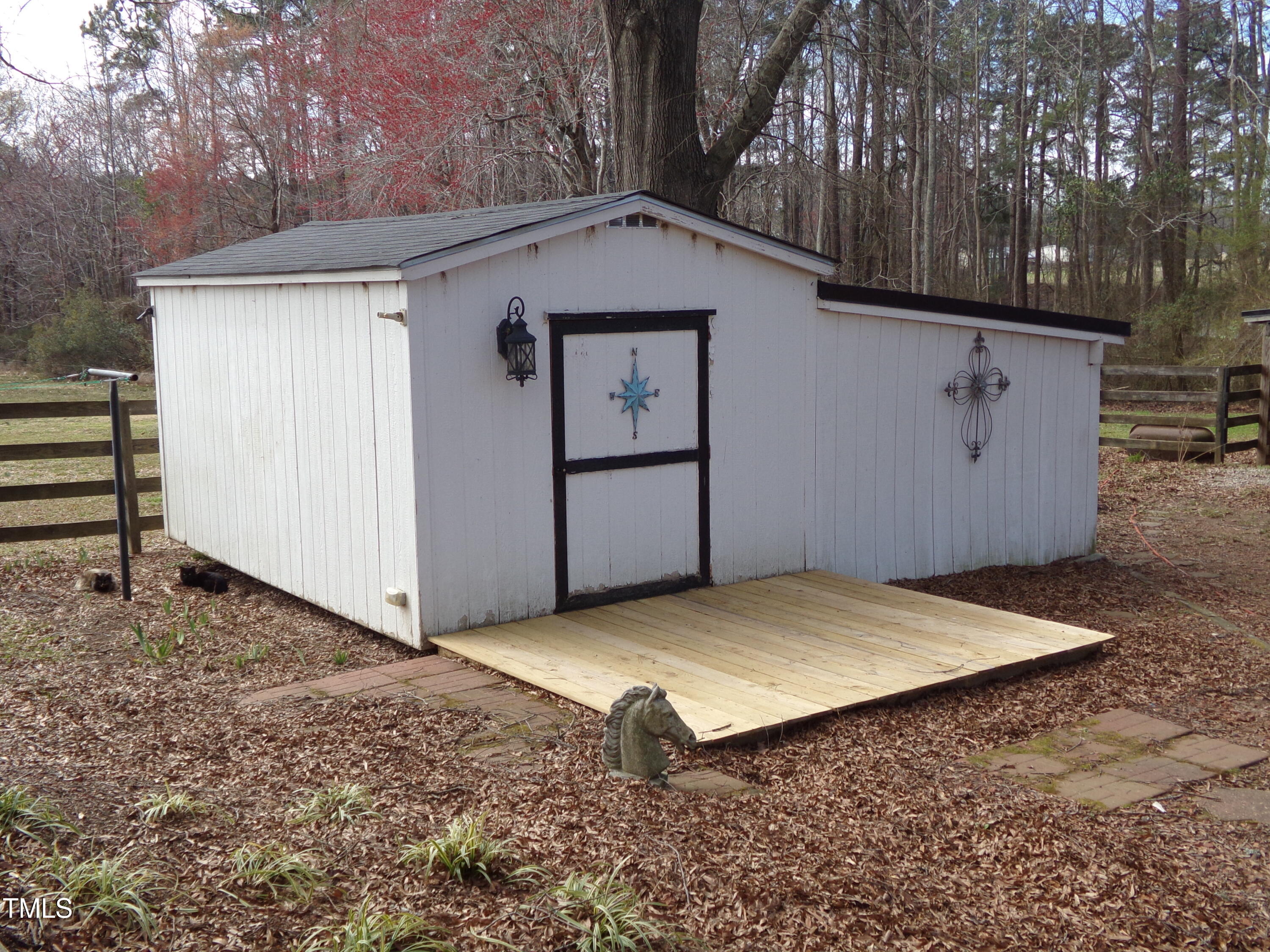 456 Carlyle Road Property Photo 14