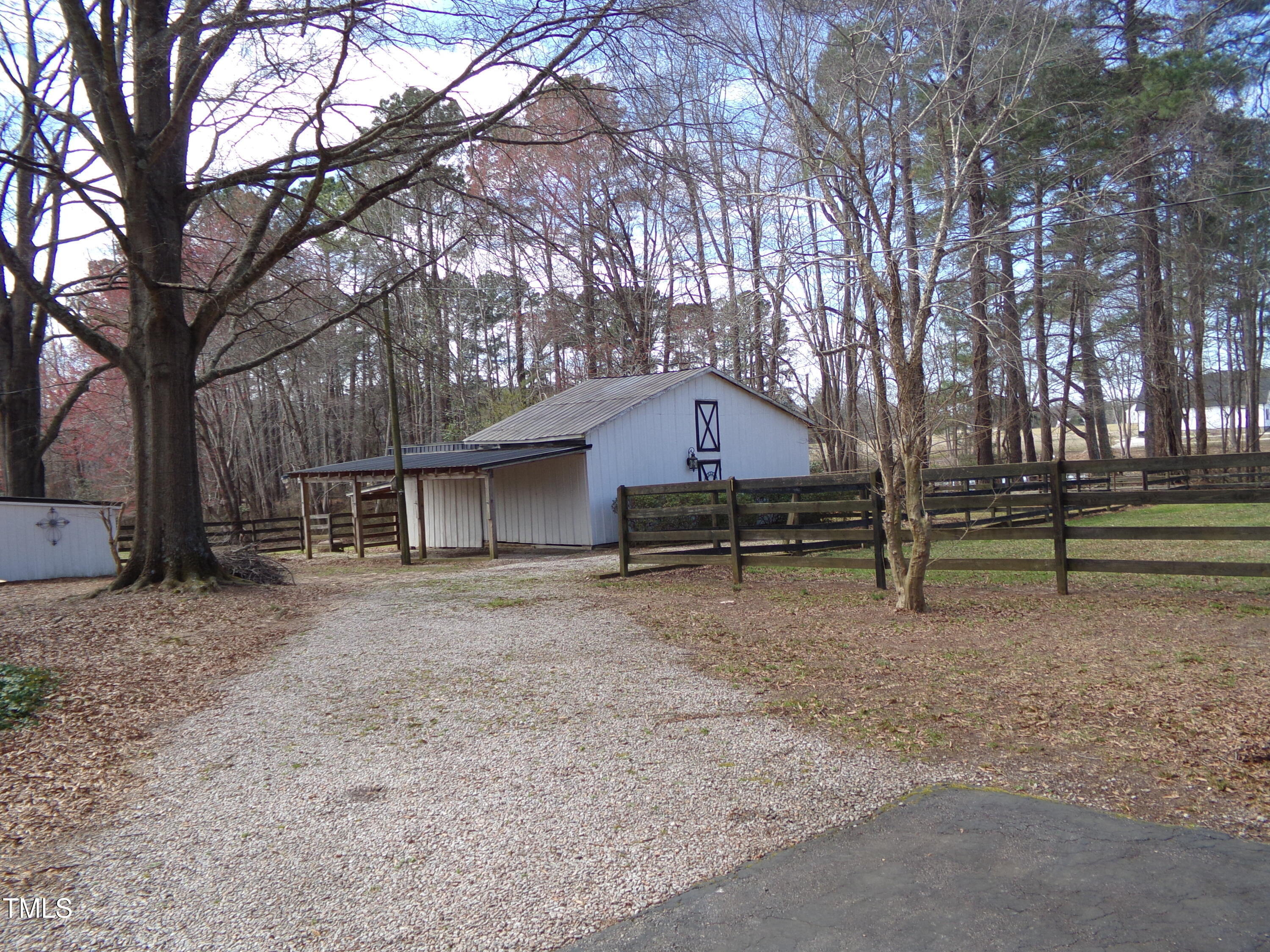 456 Carlyle Road Property Photo 17