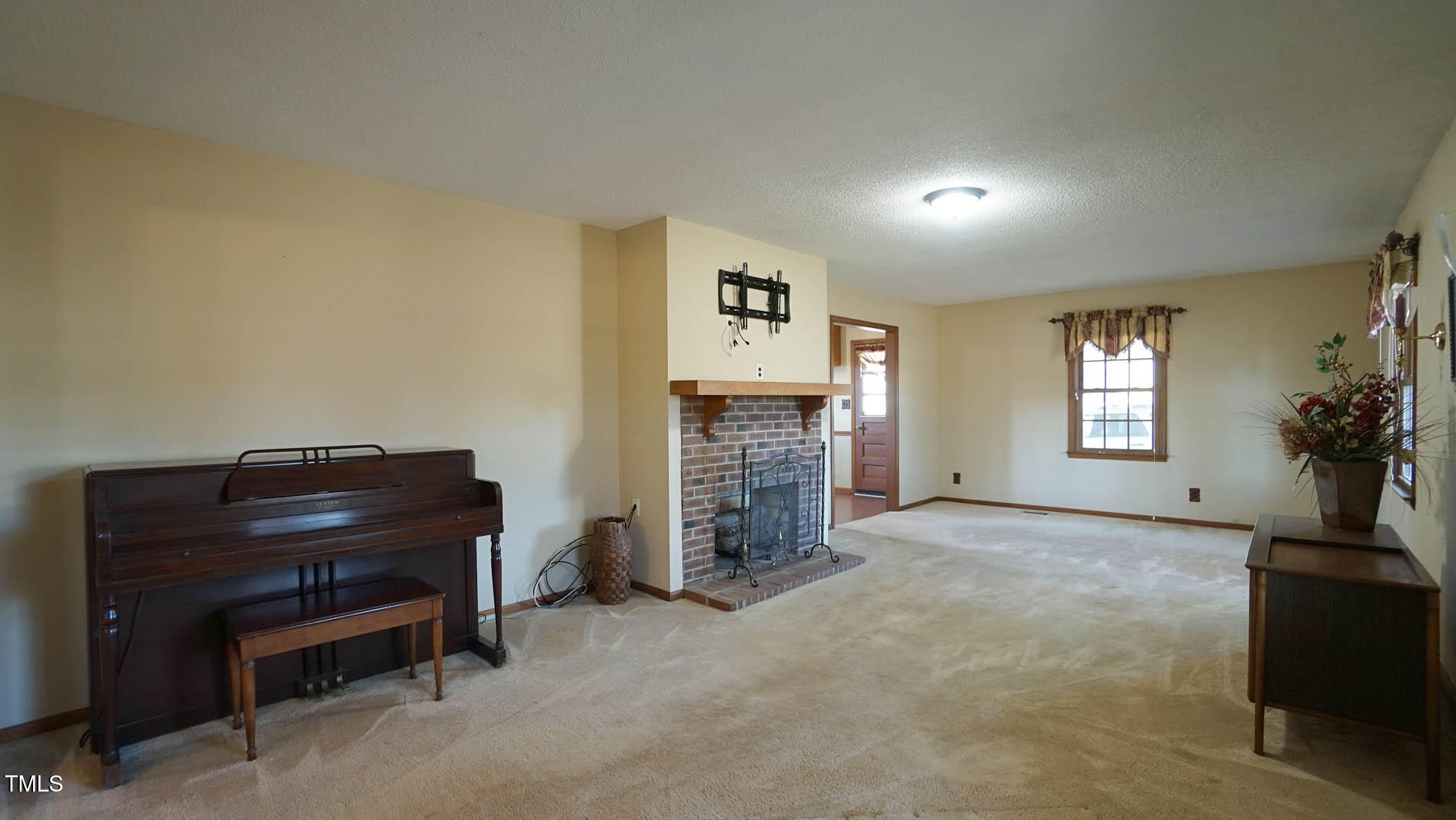 456 Carlyle Road Property Photo 21
