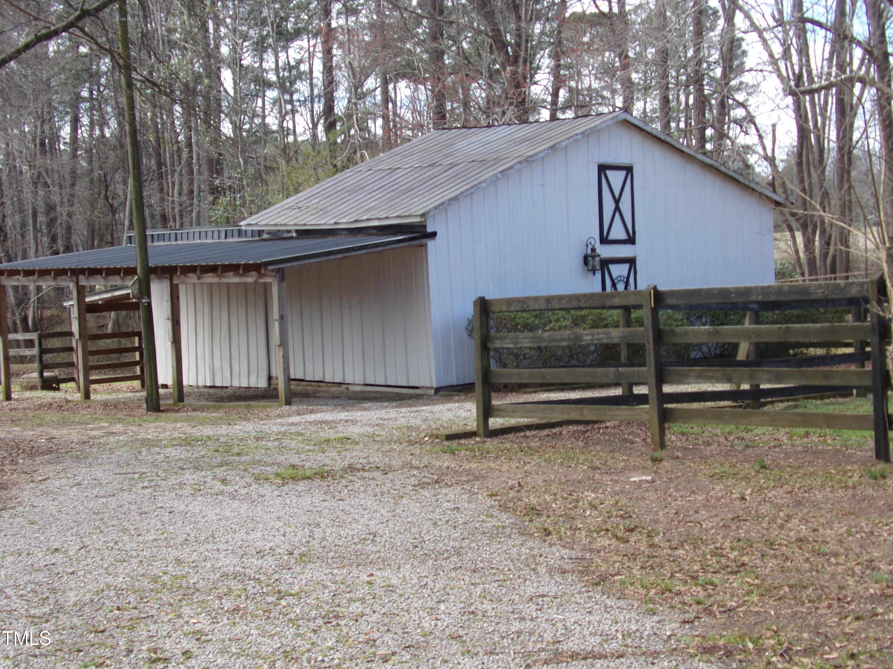 456 Carlyle Road Property Photo 28