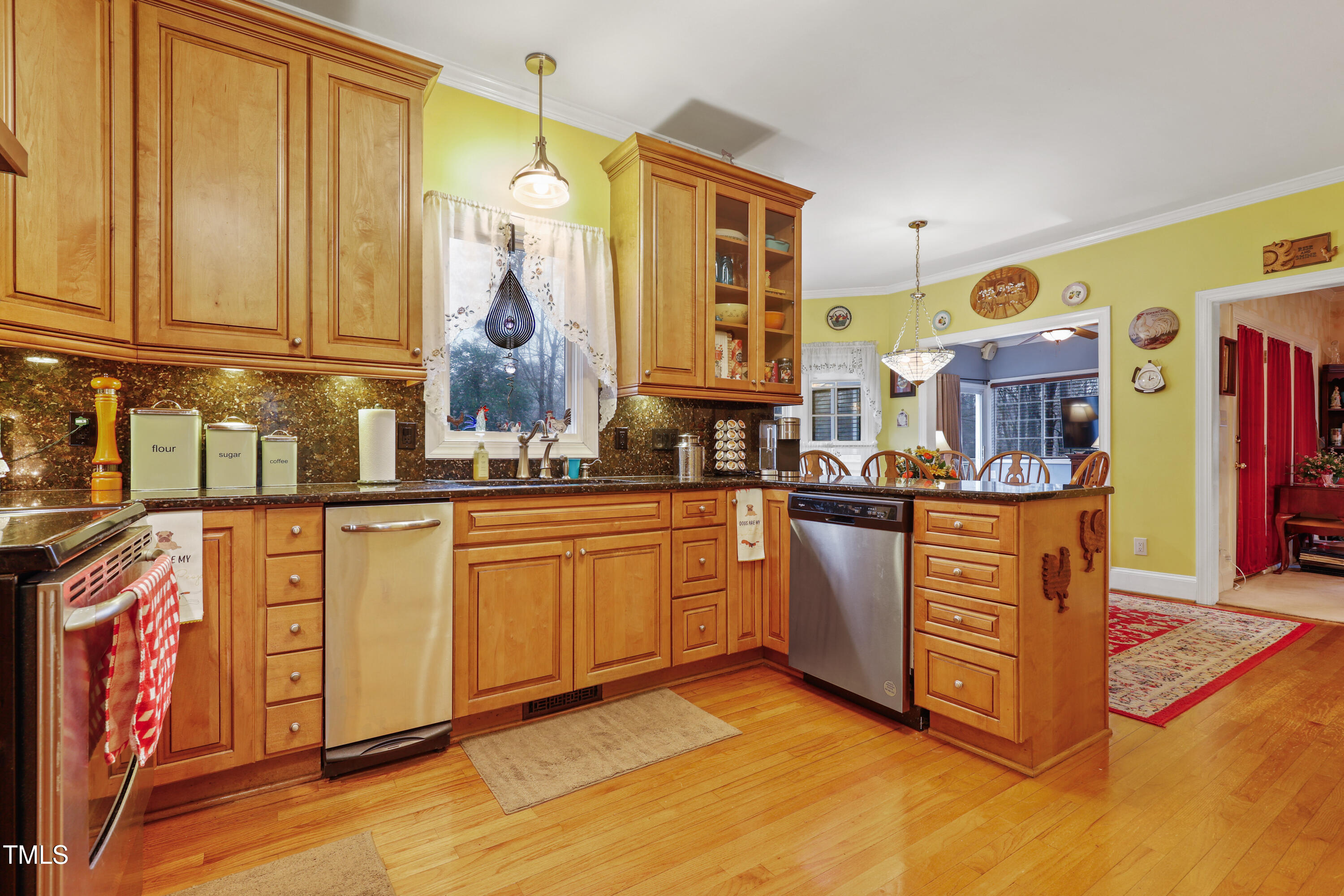 721 Thompson Road Property Photo 7