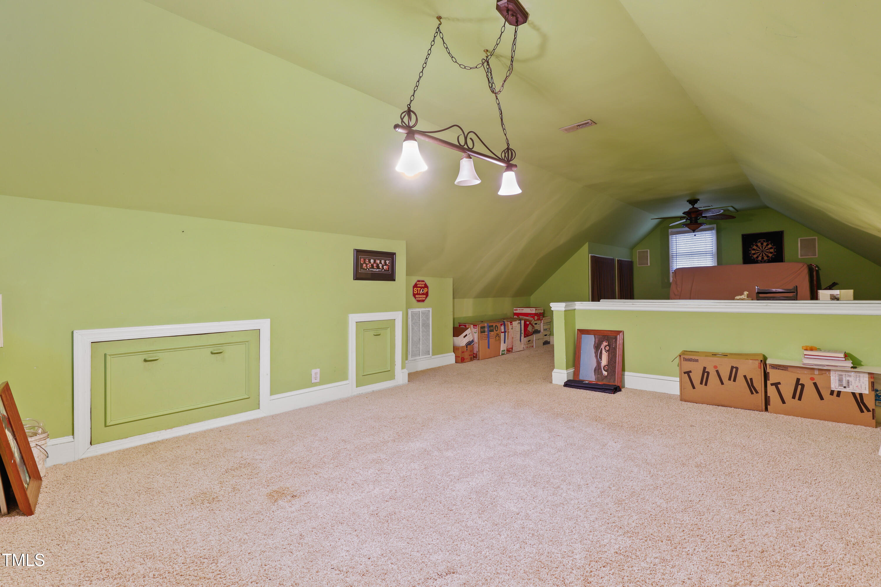 721 Thompson Road Property Photo 32