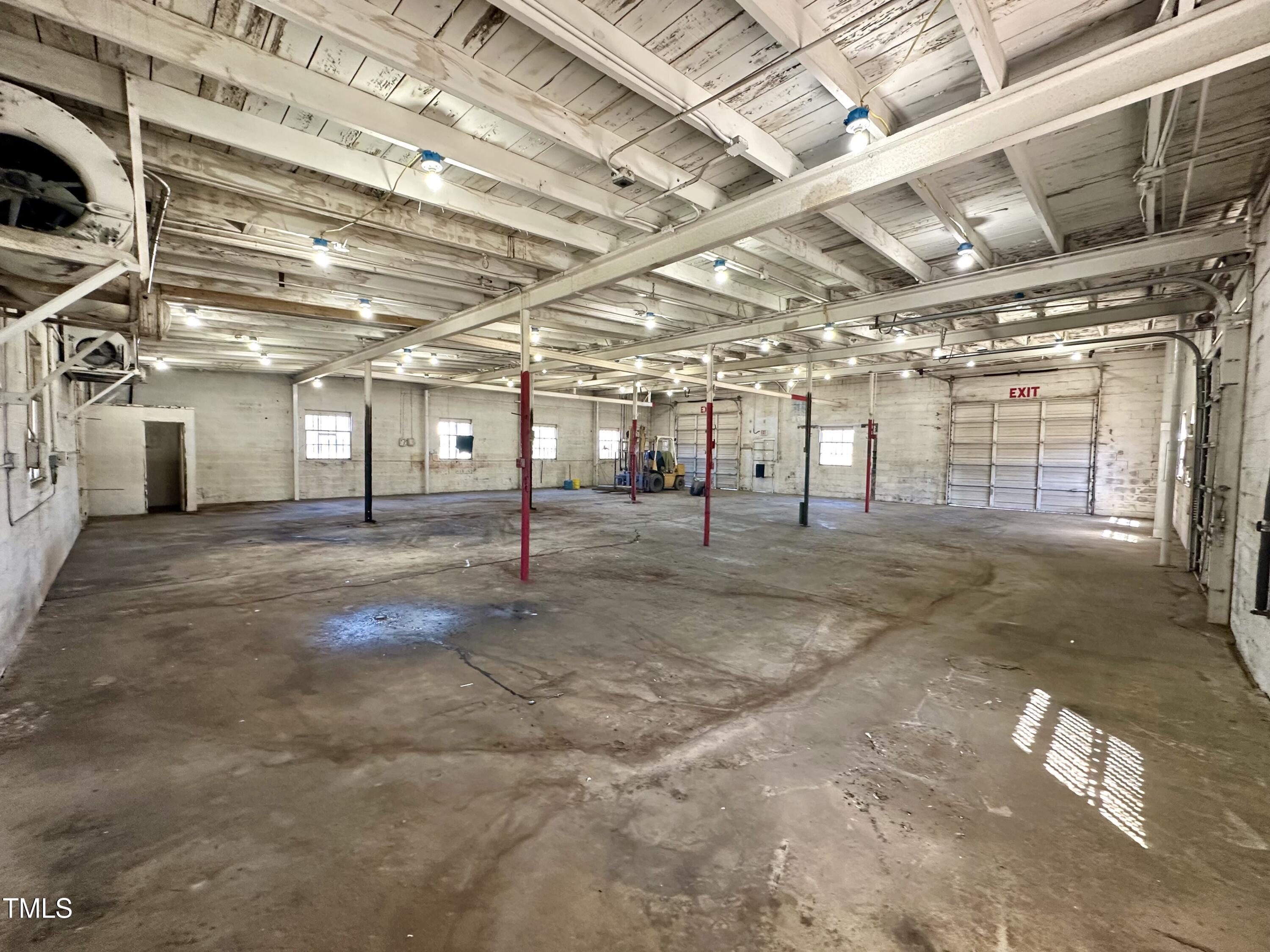 00 W Market Street Property Photo 18