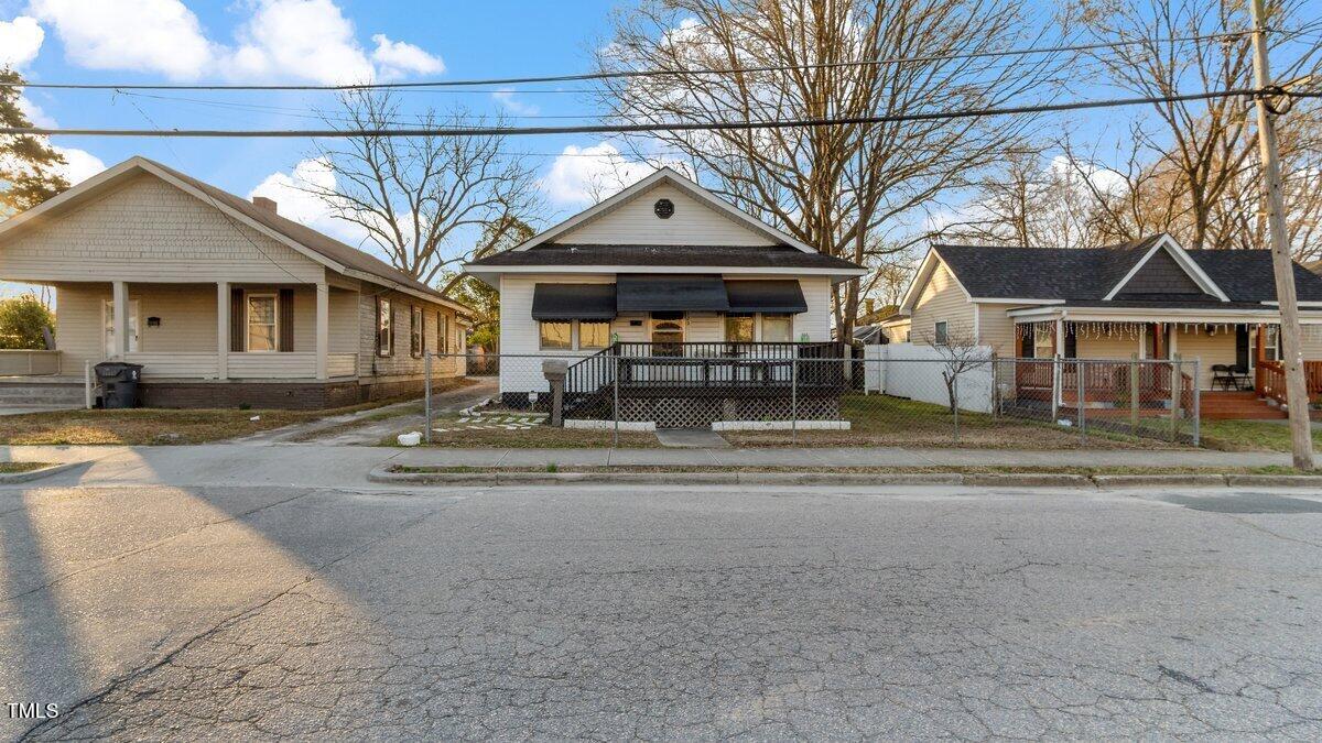 123 S College Street Property Photo