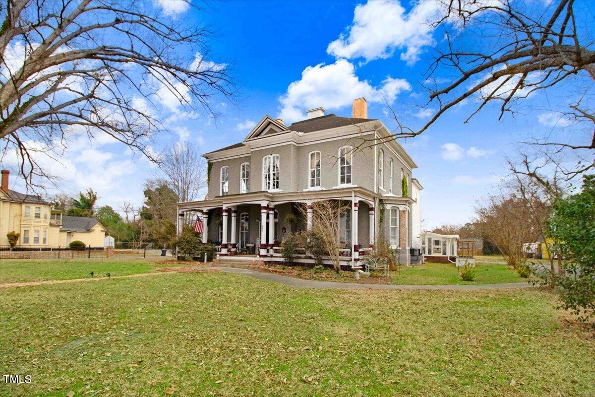 300 S William Street Property Photo 4