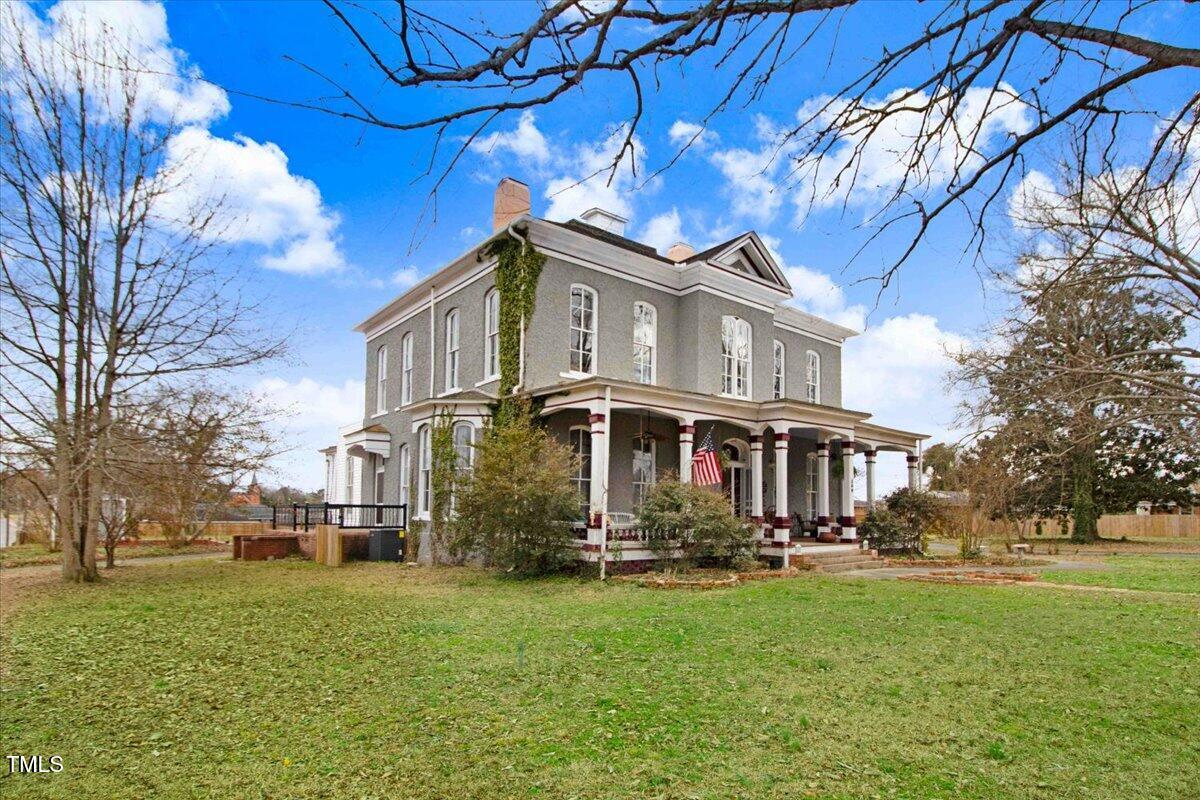 300 S William Street Property Photo 5