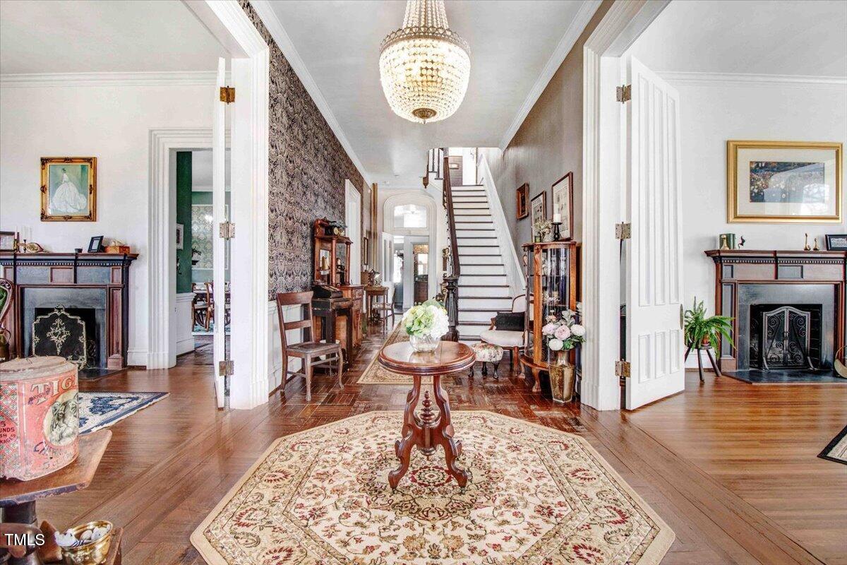 300 S William Street Property Photo 8