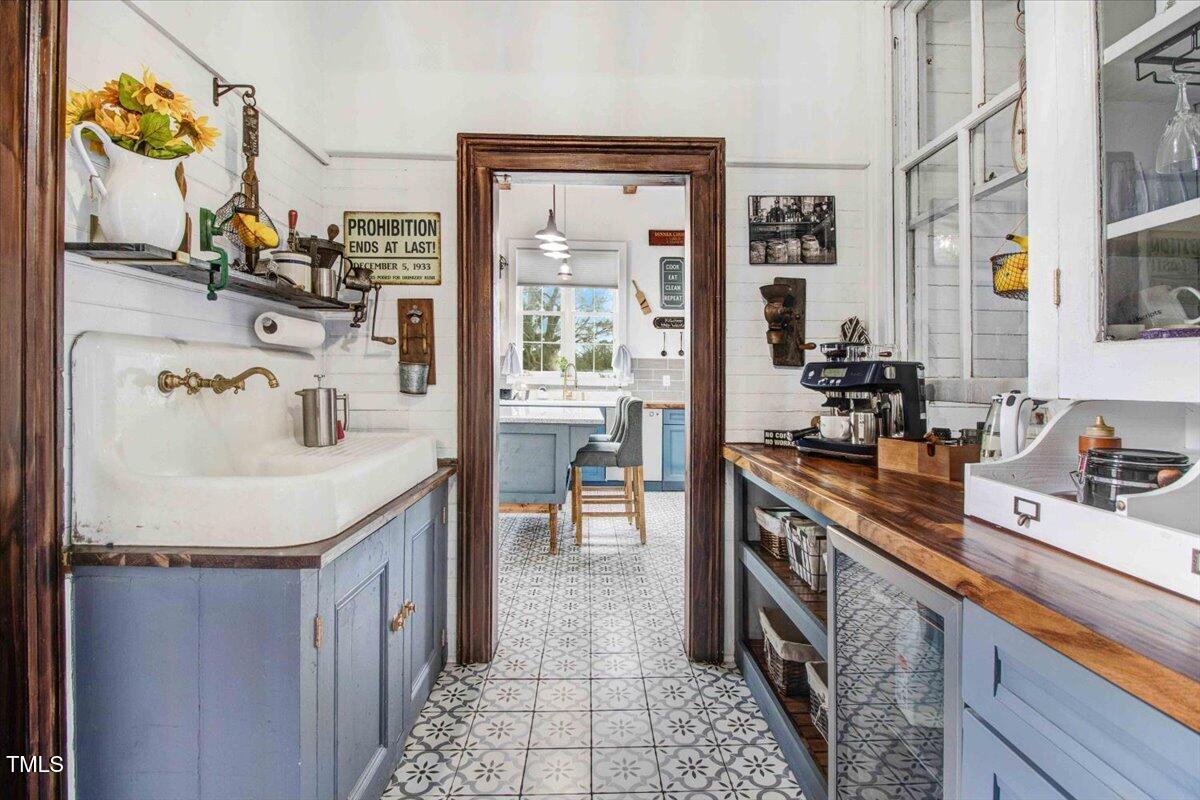 300 S William Street Property Photo 16