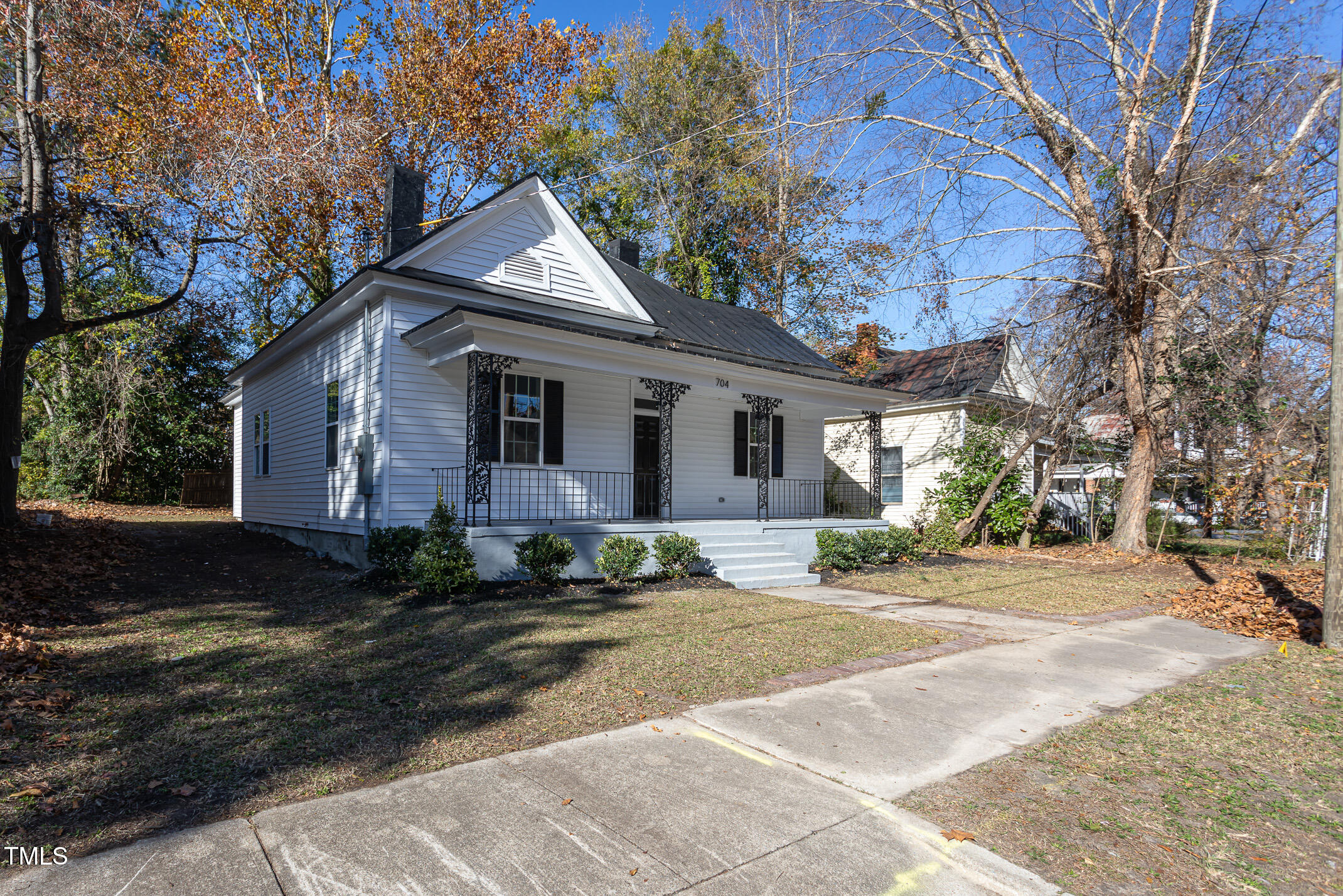 704 Pender Street Street Property Photo
