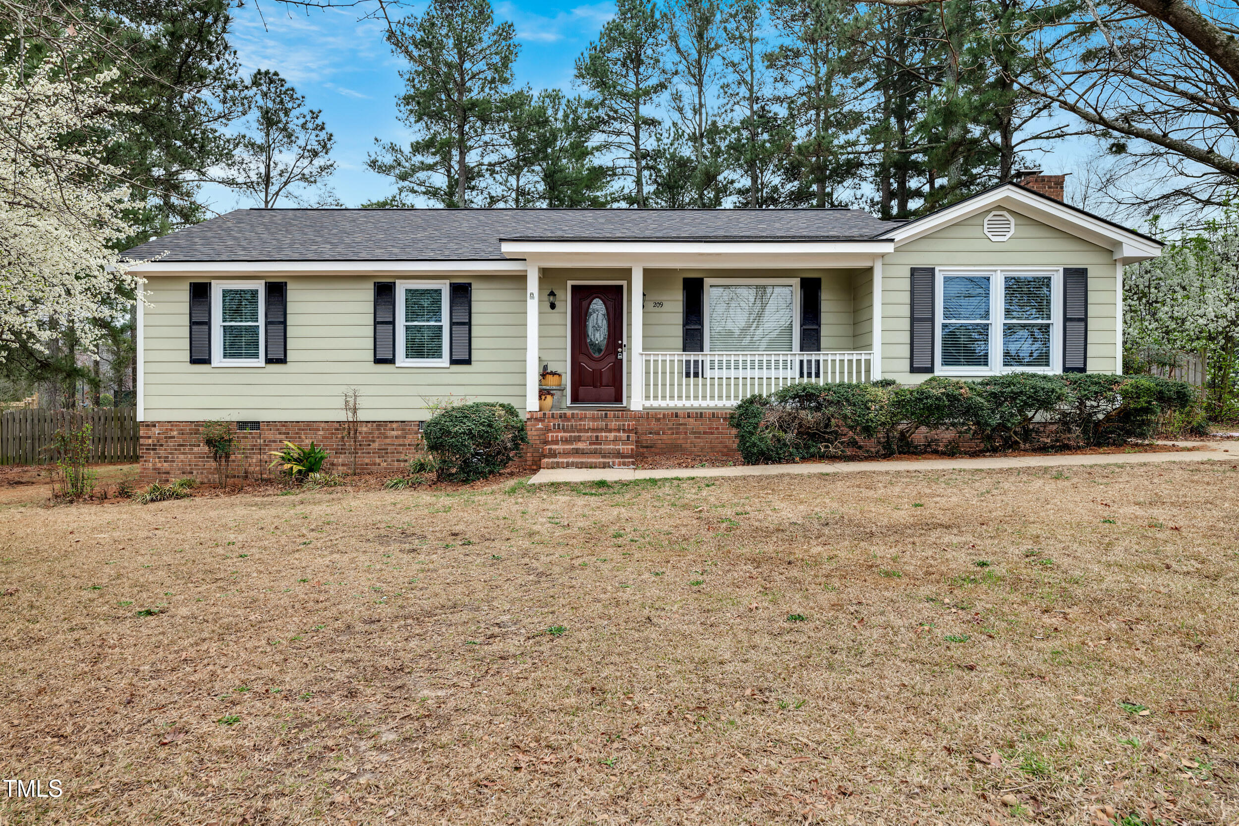 209 Falcon Court Property Photo