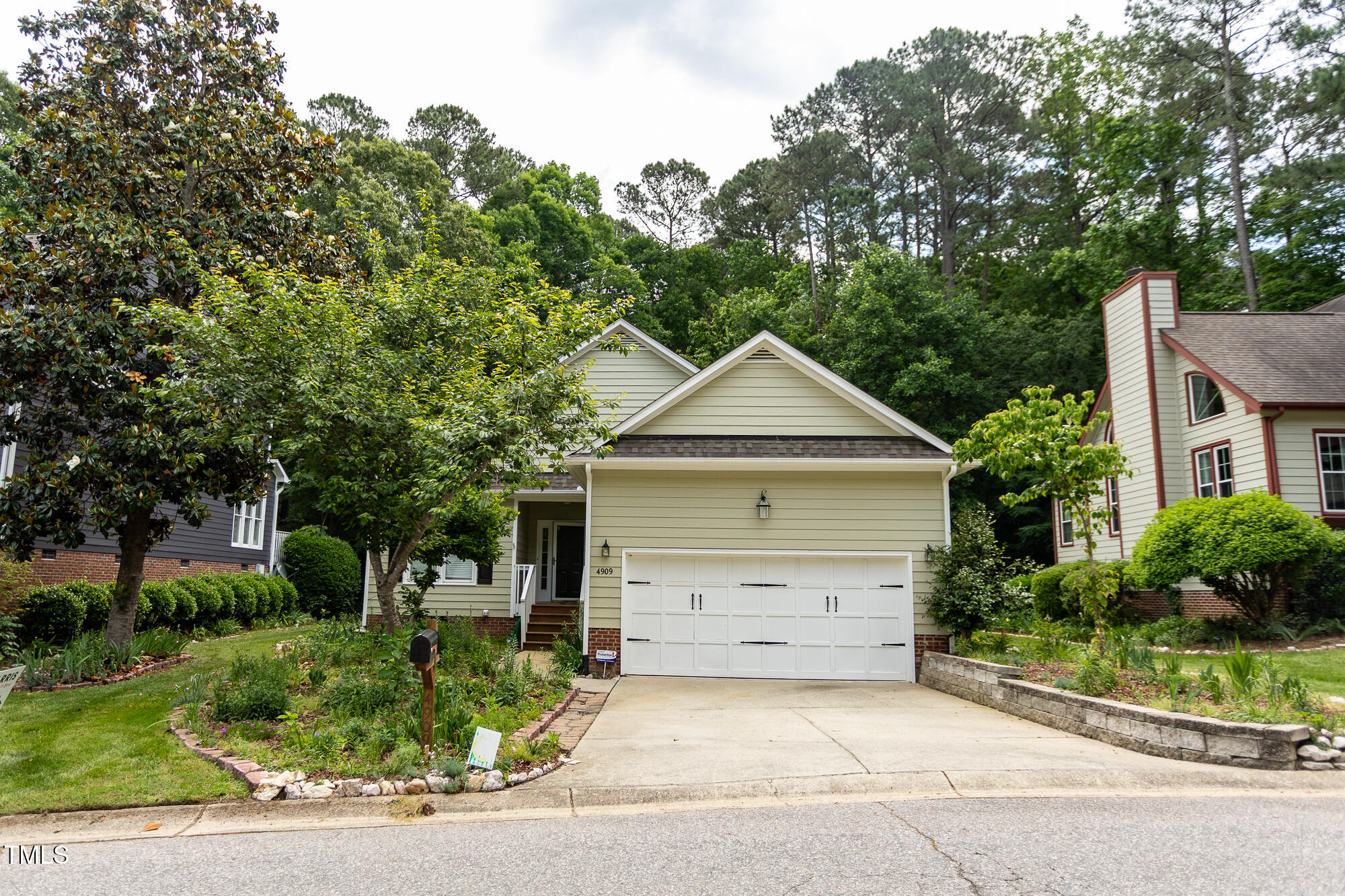 4909 Willow Tree Lane Property Photo
