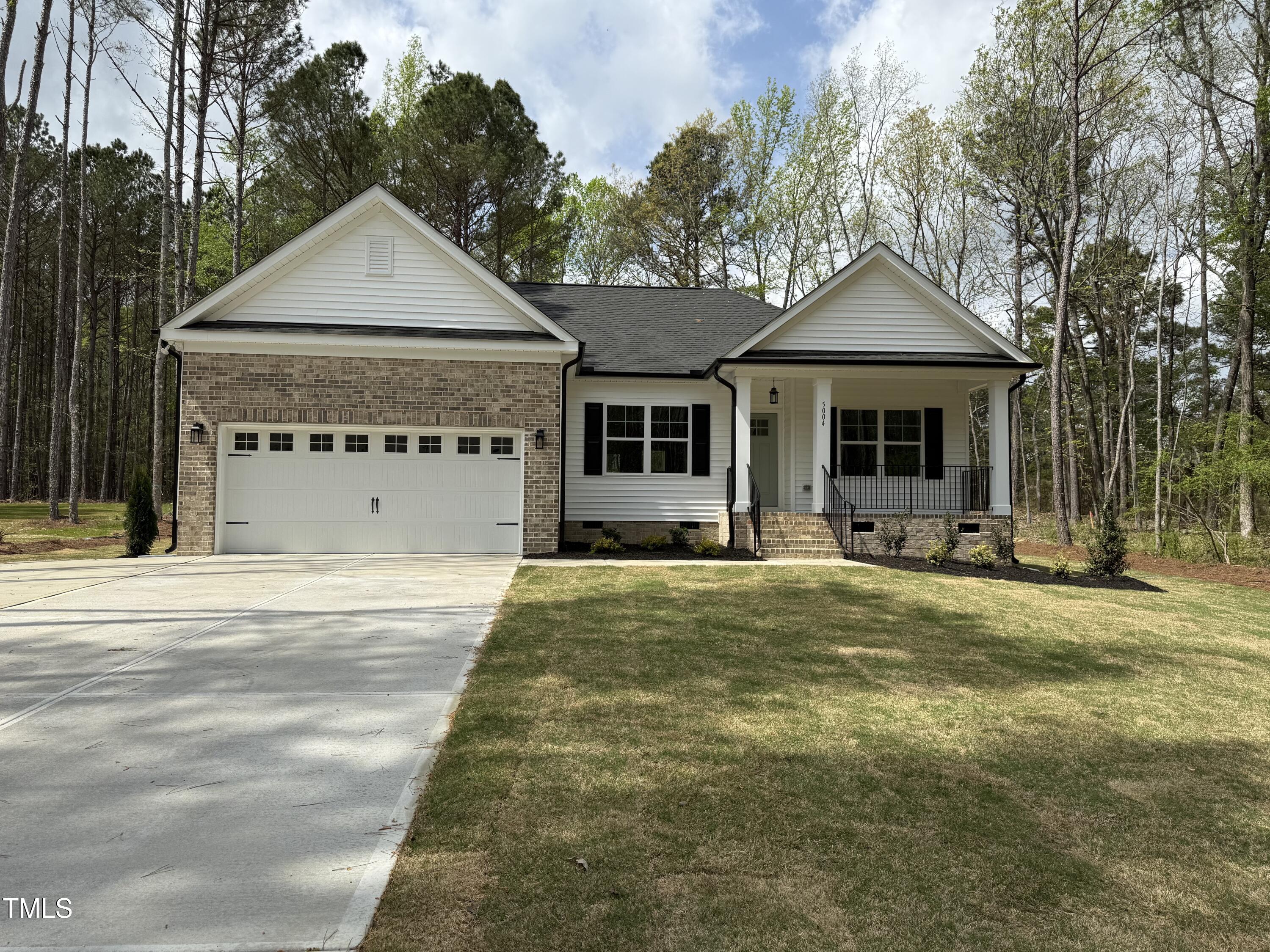 5004 Macleod Place Property Photo
