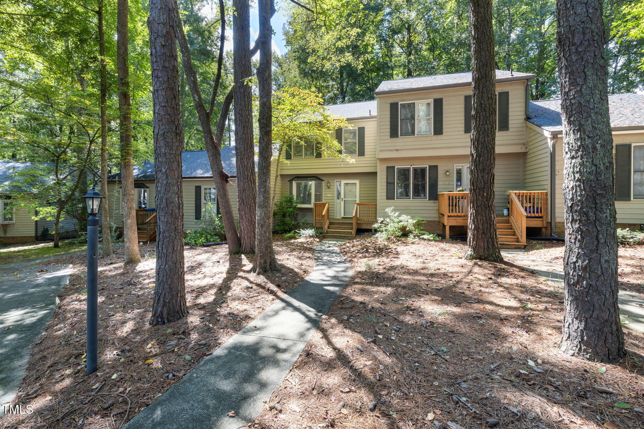 502 Forest Court Property Photo